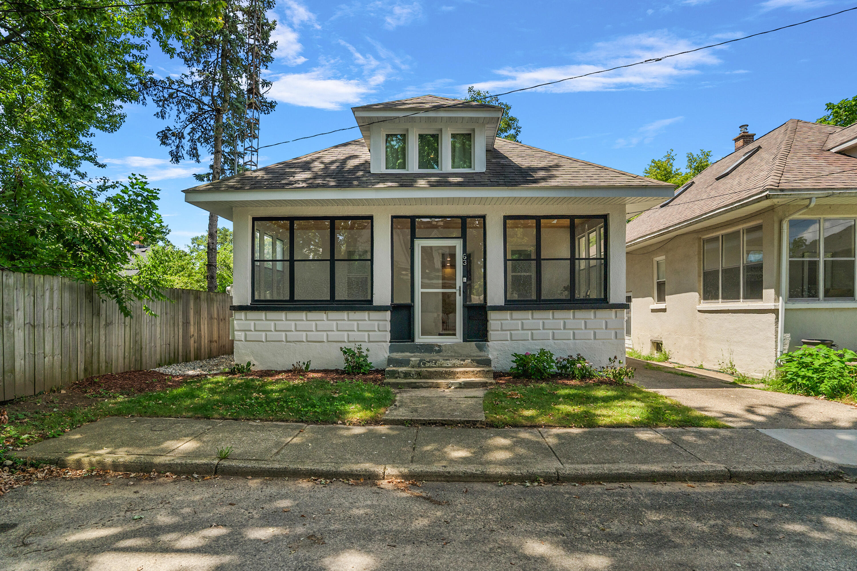 63 Iris Place NE Grand Rapids MI 49503