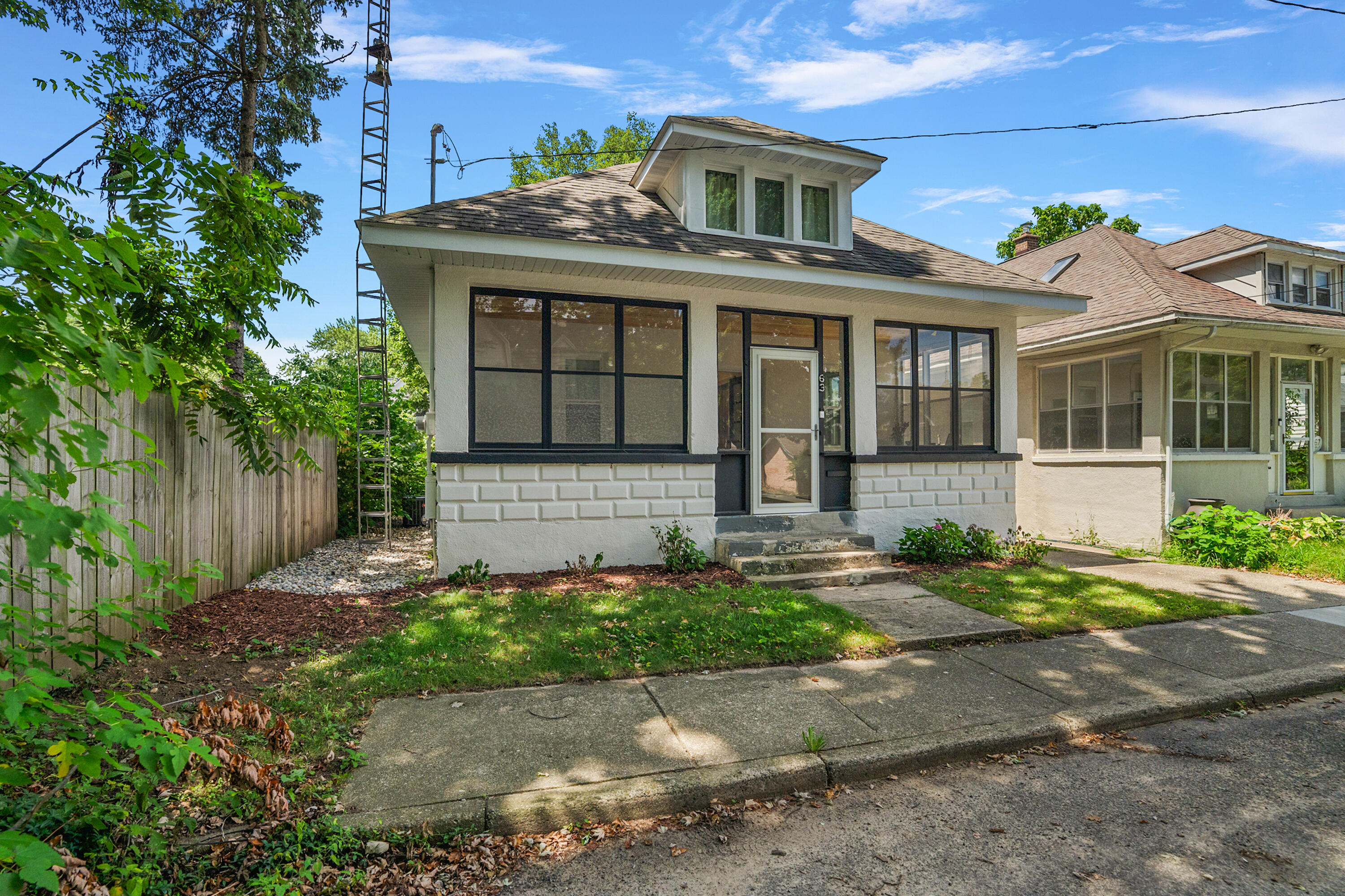 63 Iris Place NE Grand Rapids MI 49503