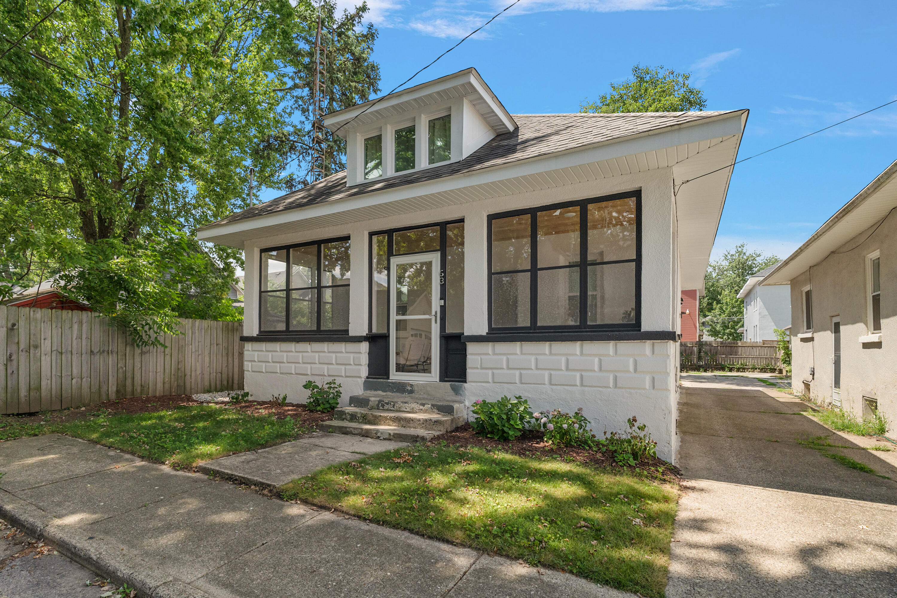 63 Iris Place NE Grand Rapids MI 49503