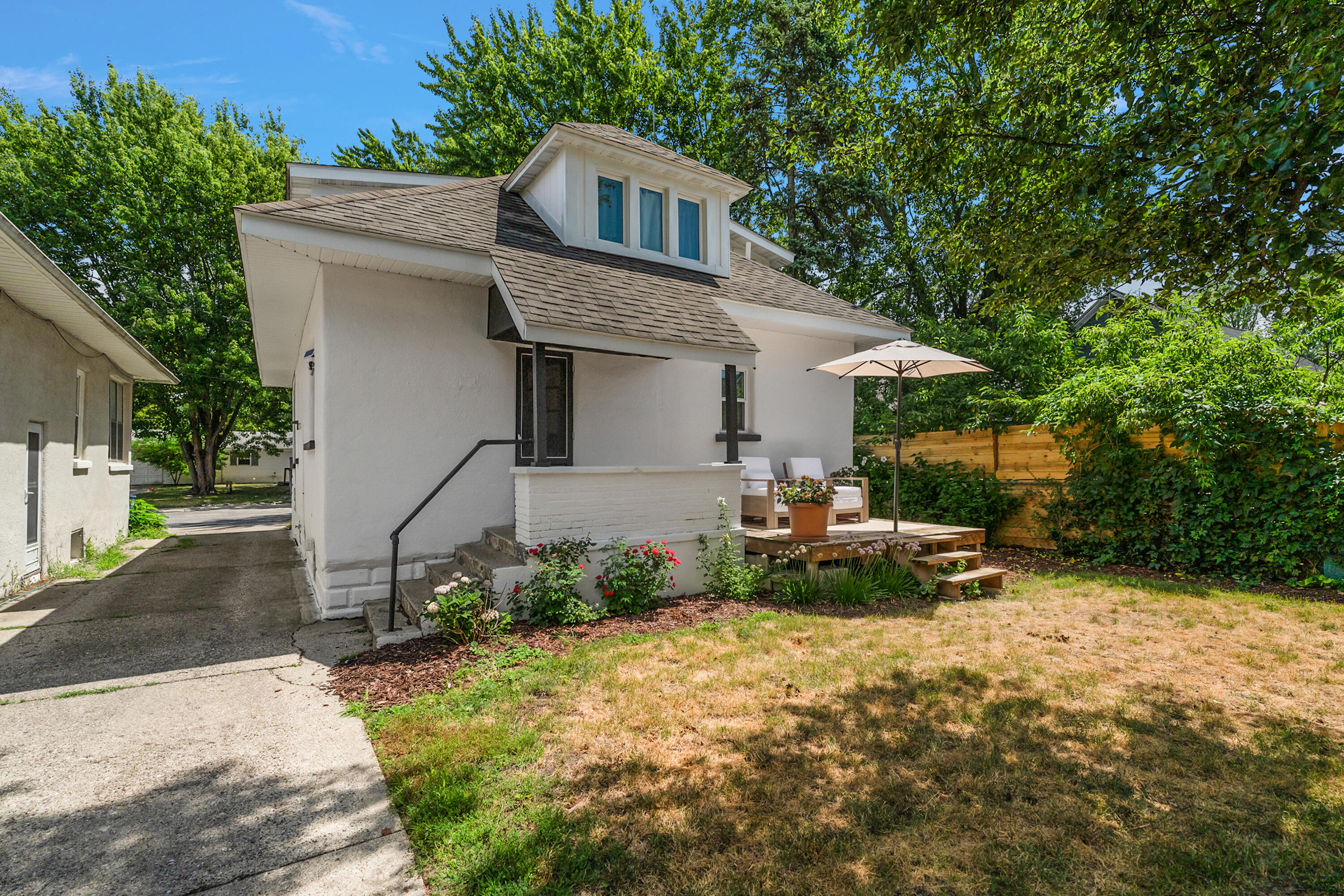 63 Iris Place NE Grand Rapids MI 49503