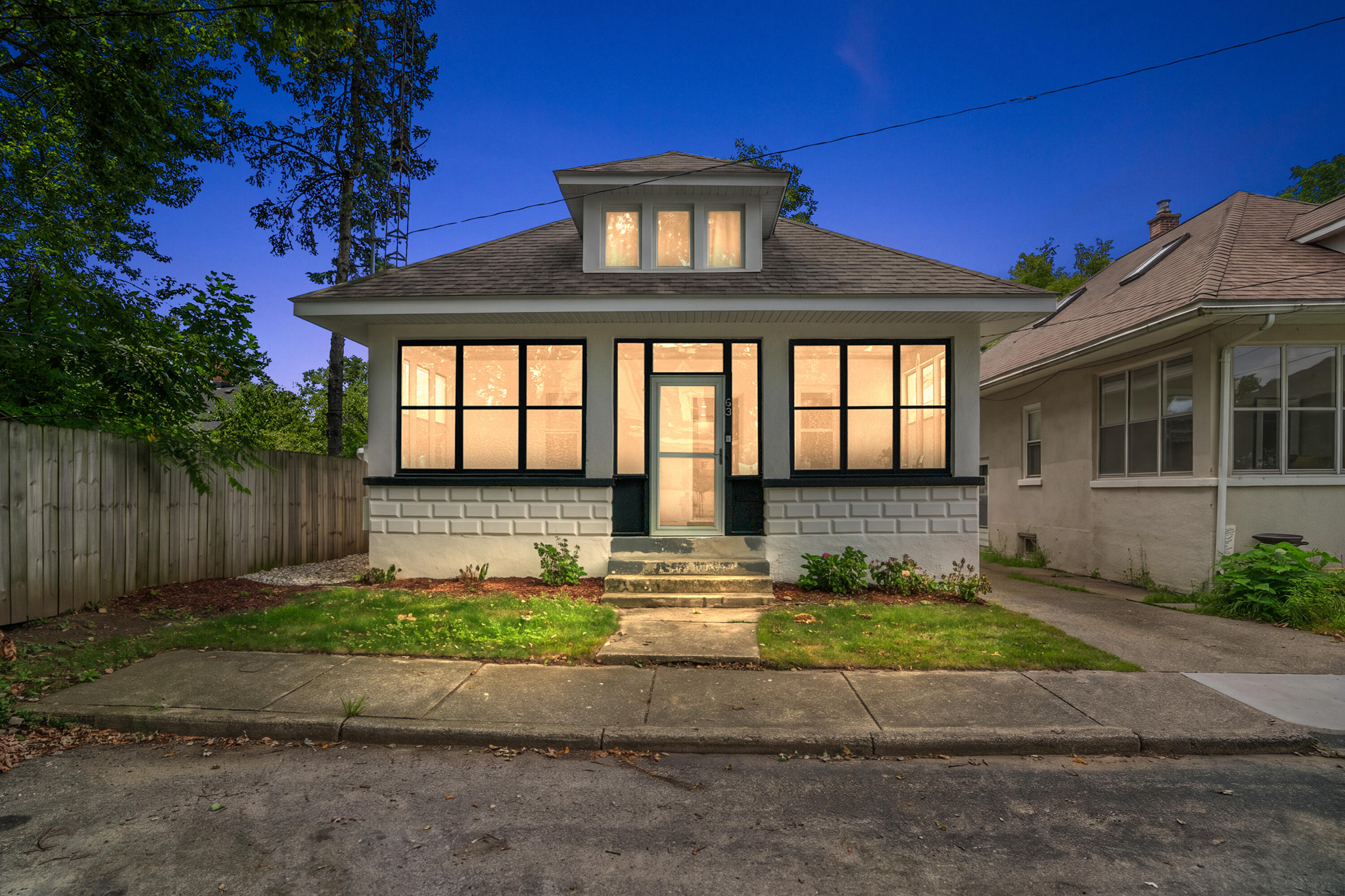 63 Iris Place NE Grand Rapids MI 49503