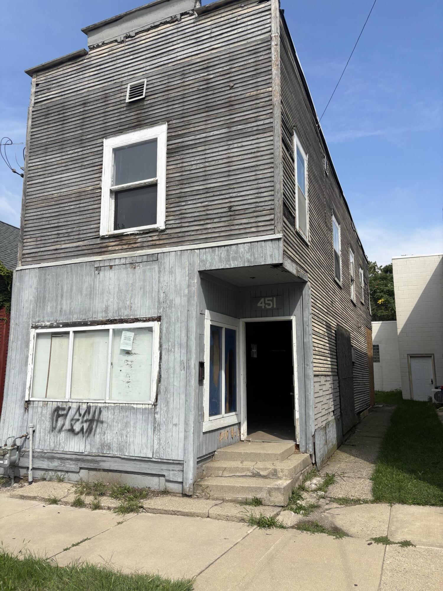 451 Carrier Street NE Grand Rapids MI 49505
