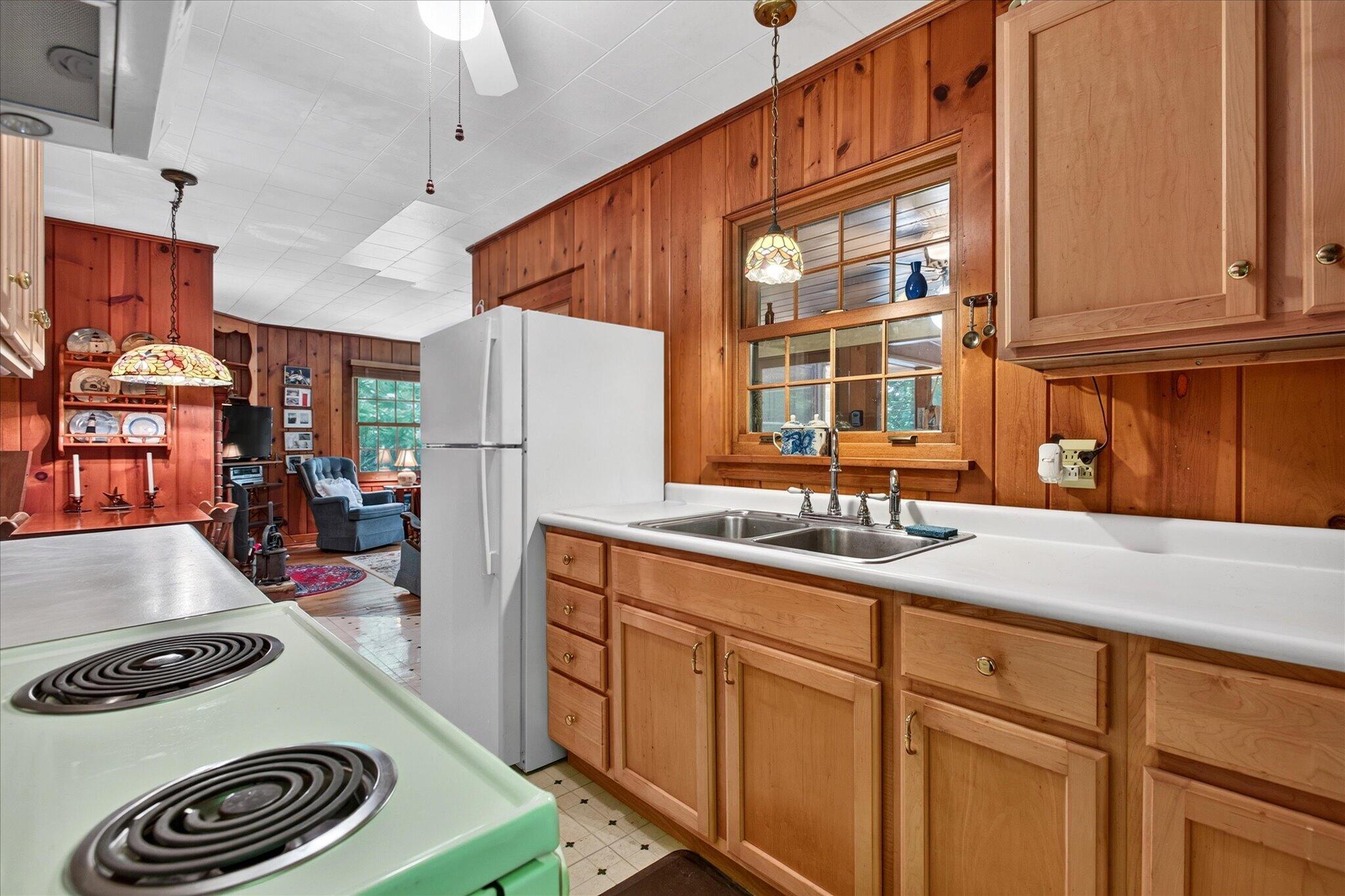 7110 Horseshoe Drive Three Oaks MI 49128