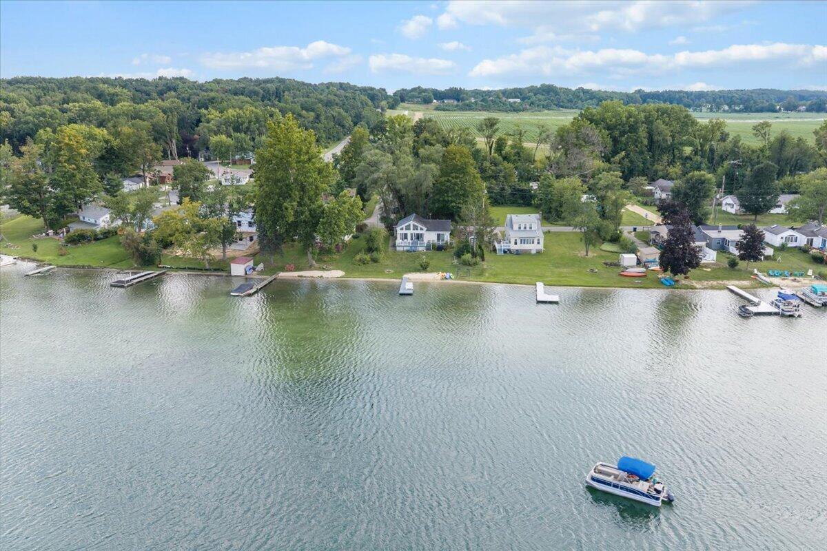 25030 Lakeshore Drive Dowagiac MI 49047