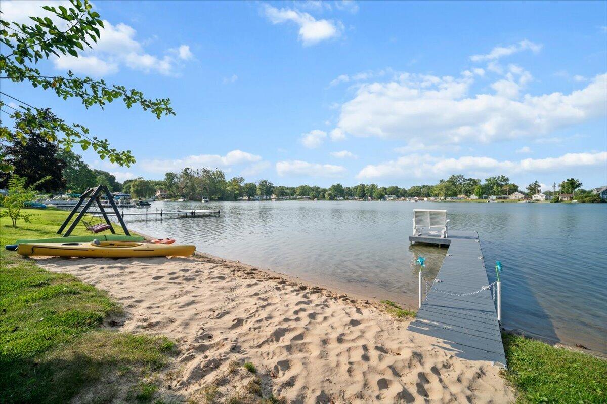 25030 Lakeshore Drive Dowagiac MI 49047