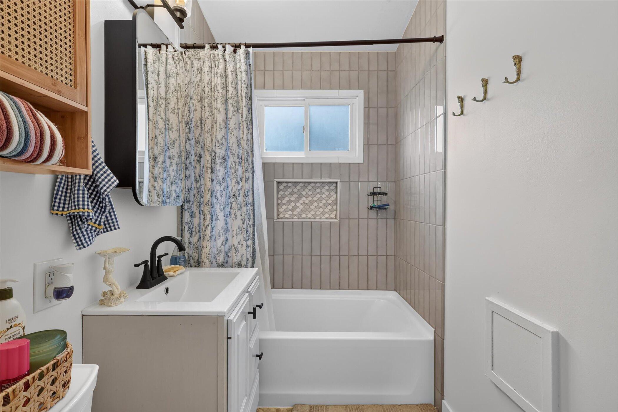 4089 Northgate Drive NE Grand Rapids MI 49525