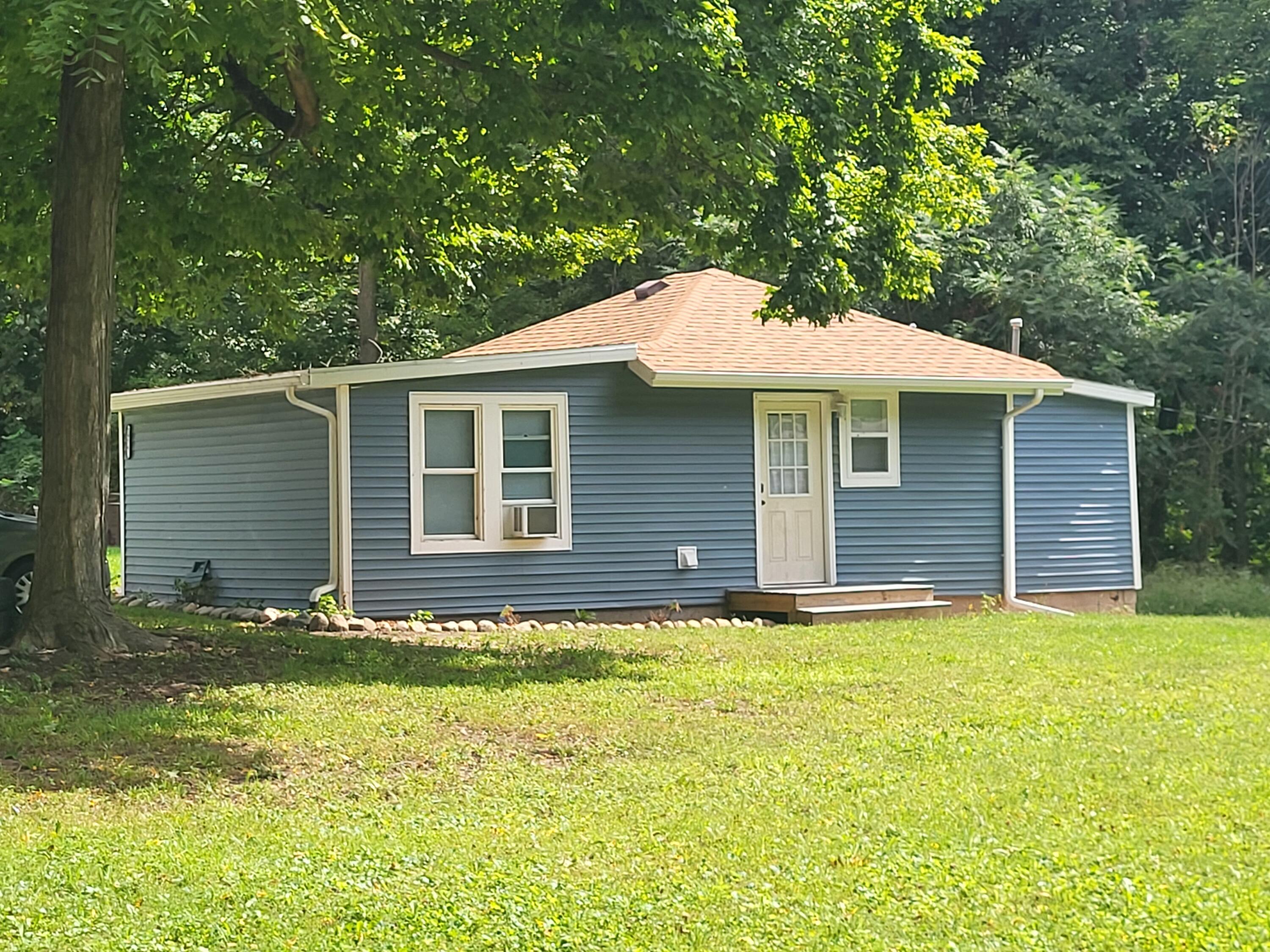 7976 Central Avenue Coloma MI 49038