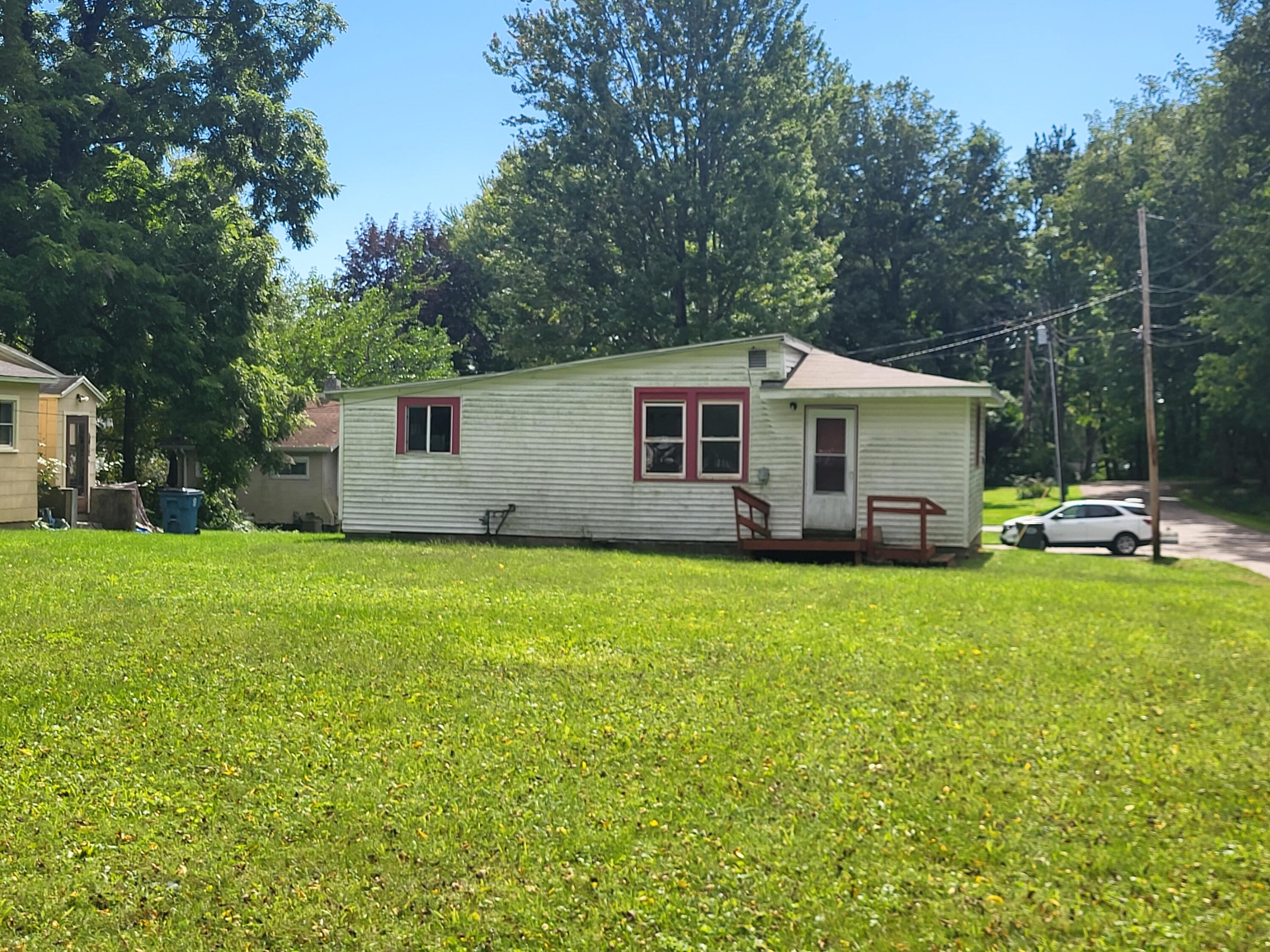 7976 Central Avenue Coloma MI 49038