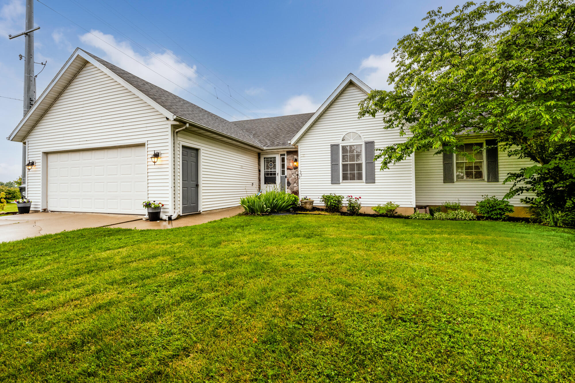 6515 Niagara Circle Stevensville MI 49127