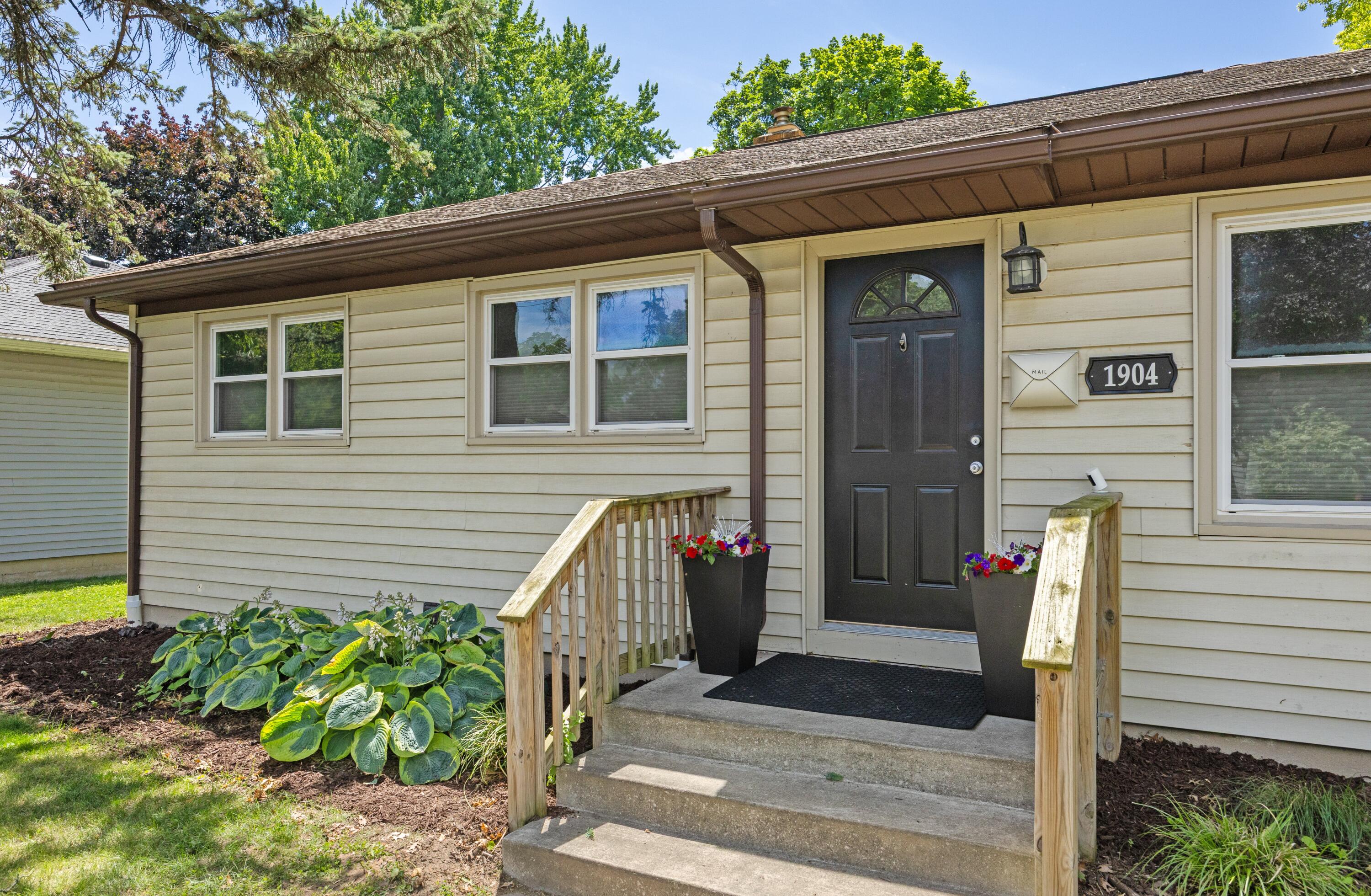 1904 Griggs Street SE Grand Rapids MI 49506