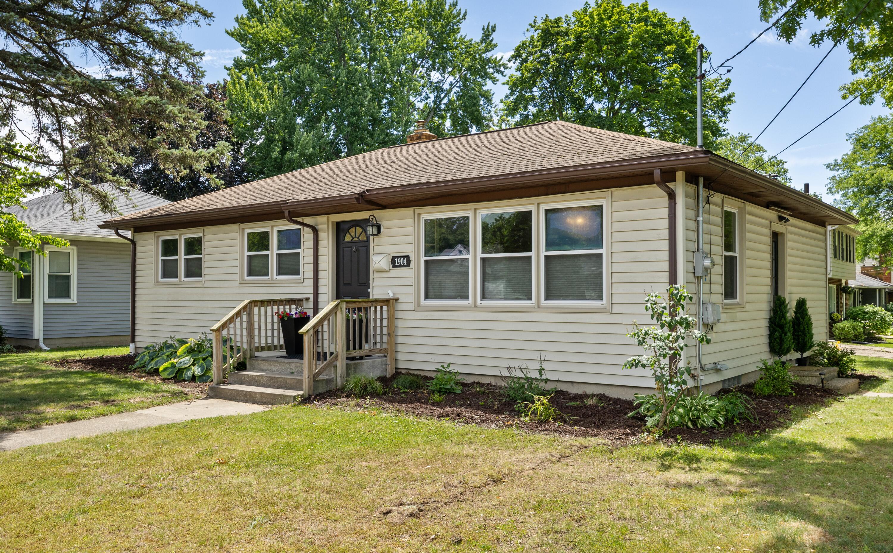 1904 Griggs Street SE Grand Rapids MI 49506