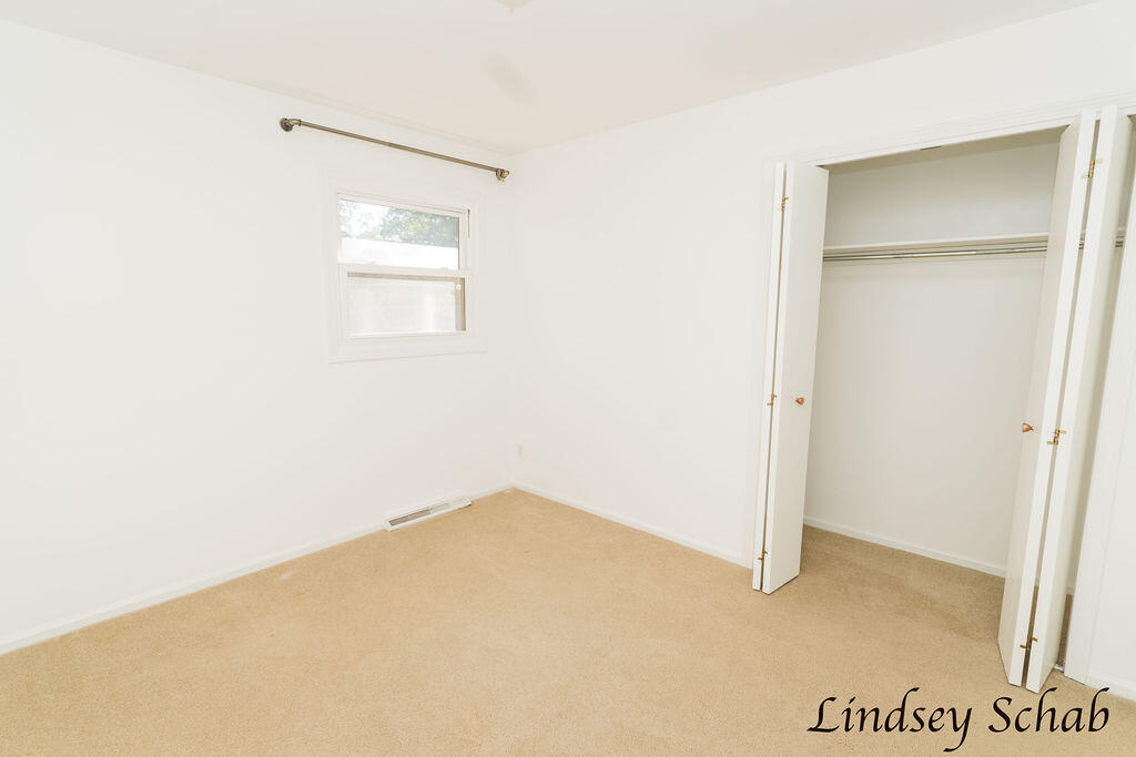 3243 Royal Oak Road Muskegon MI 49441