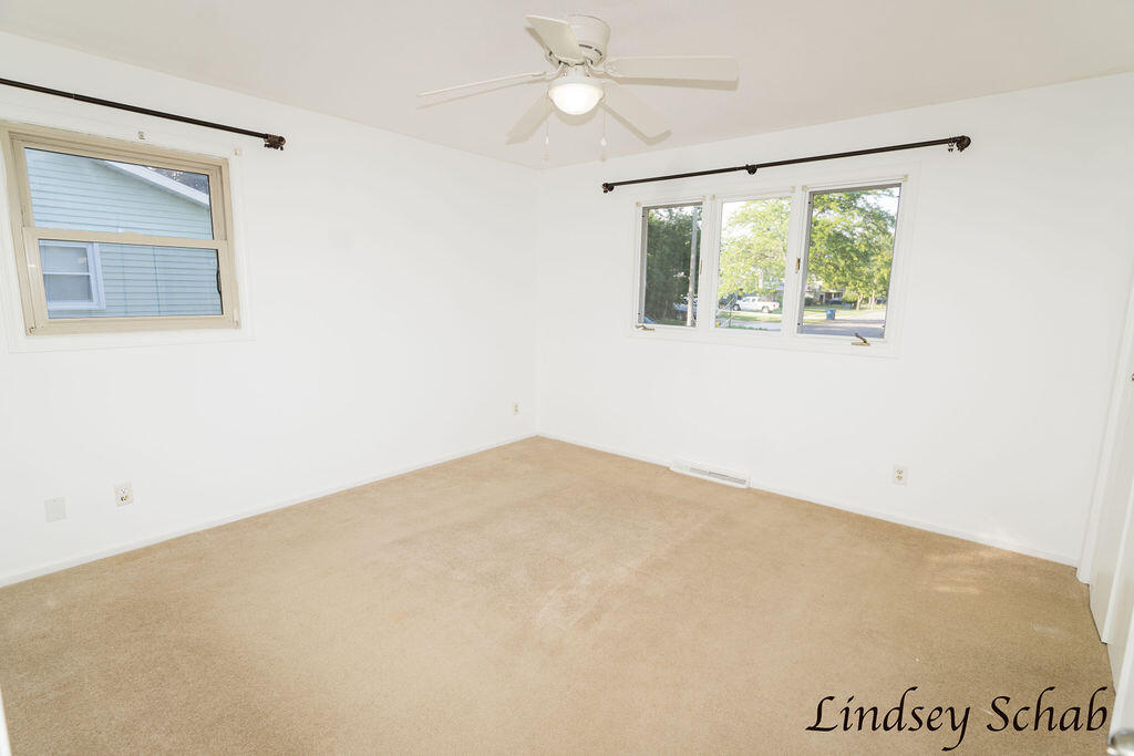 3243 Royal Oak Road Muskegon MI 49441