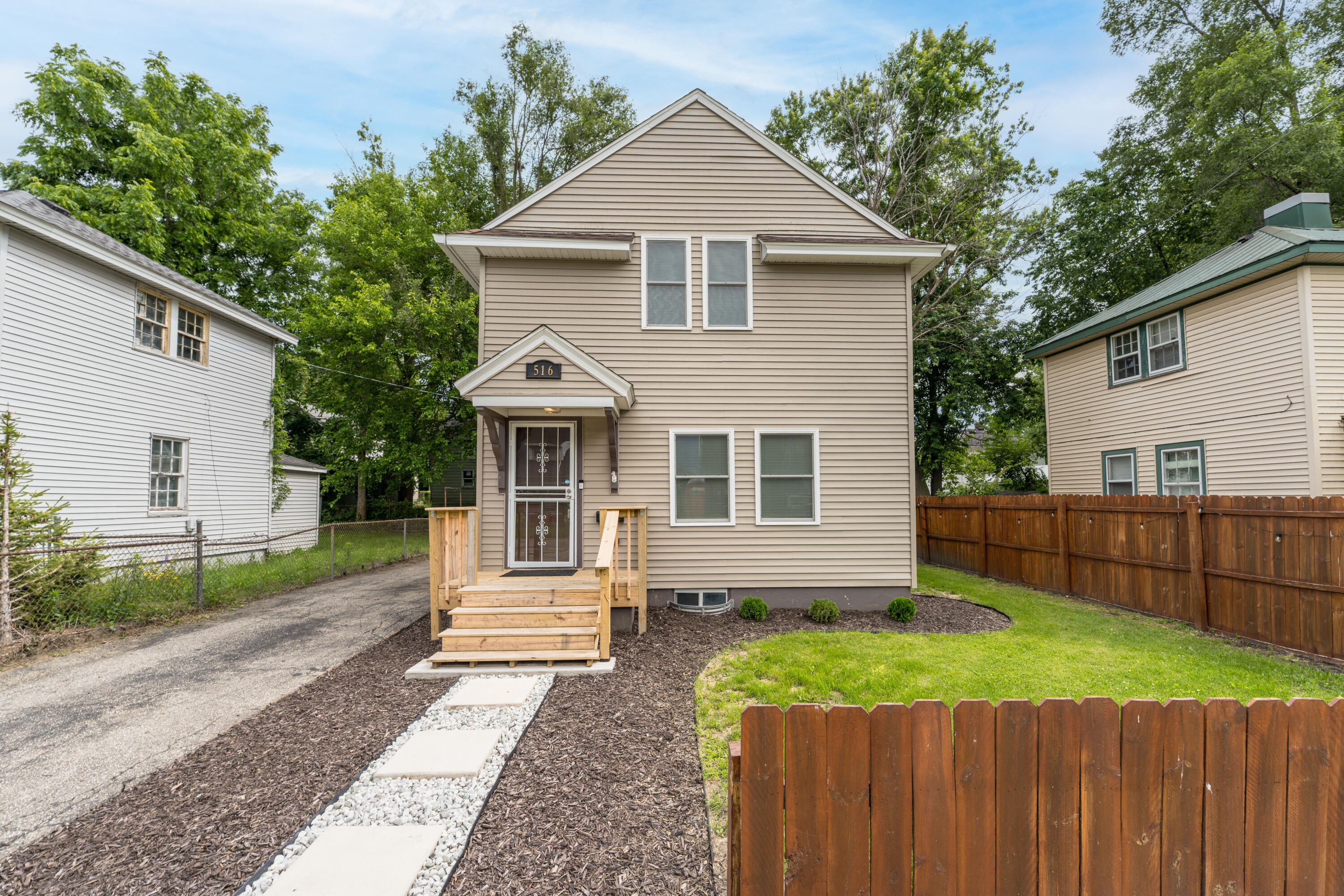 516 Lay Boulevard Kalamazoo MI 49001