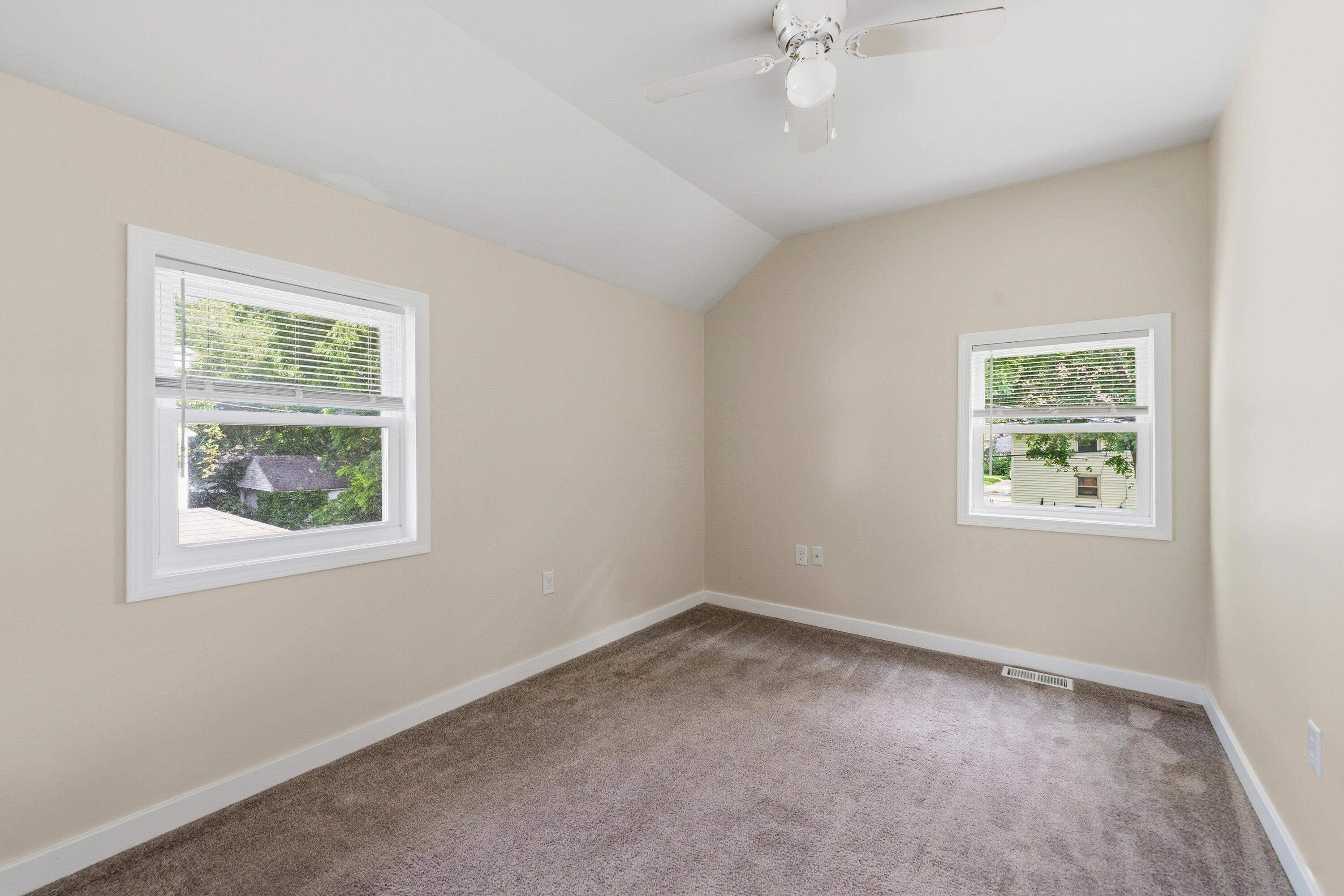516 Lay Boulevard Kalamazoo MI 49001
