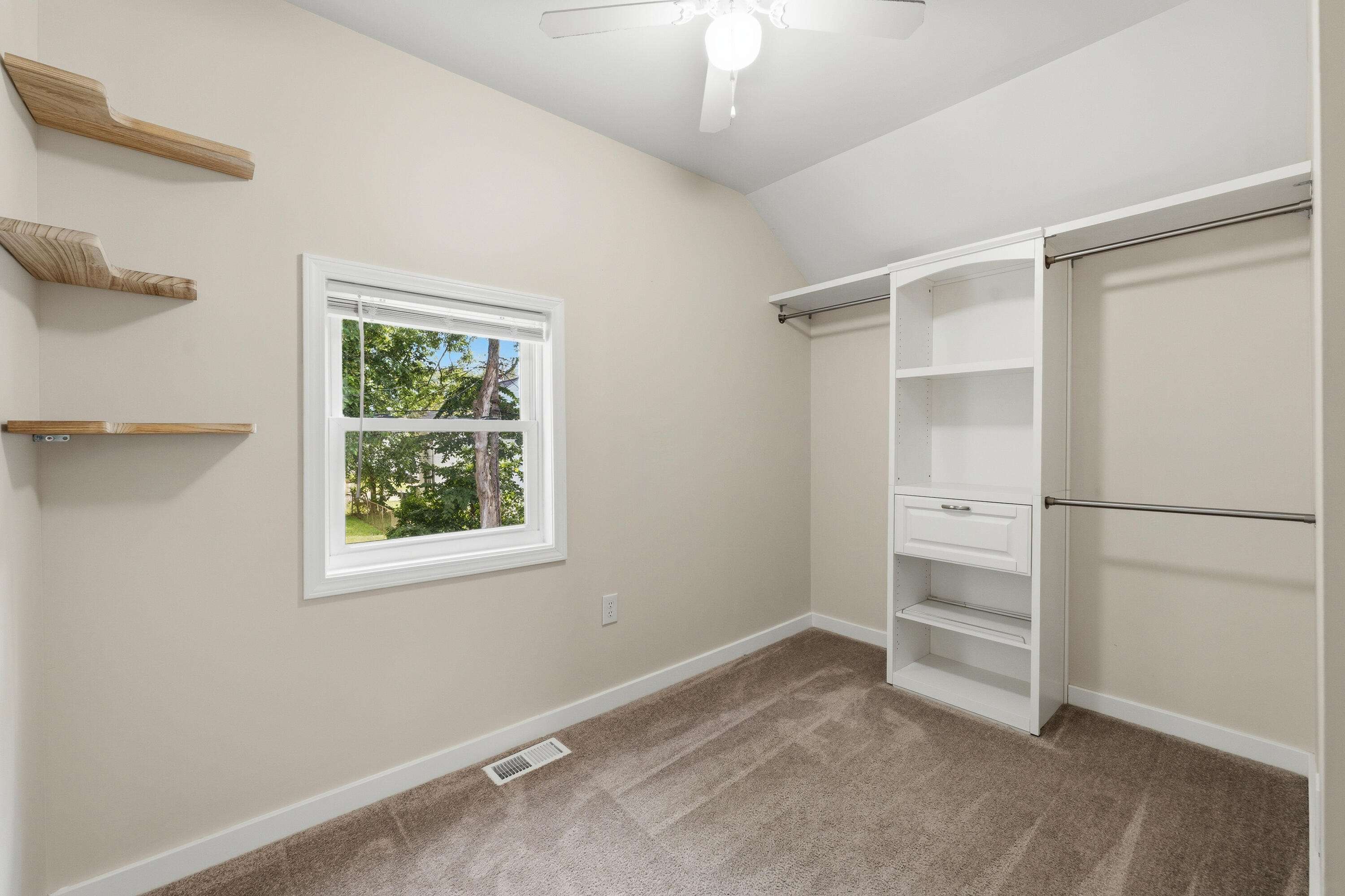 516 Lay Boulevard Kalamazoo MI 49001