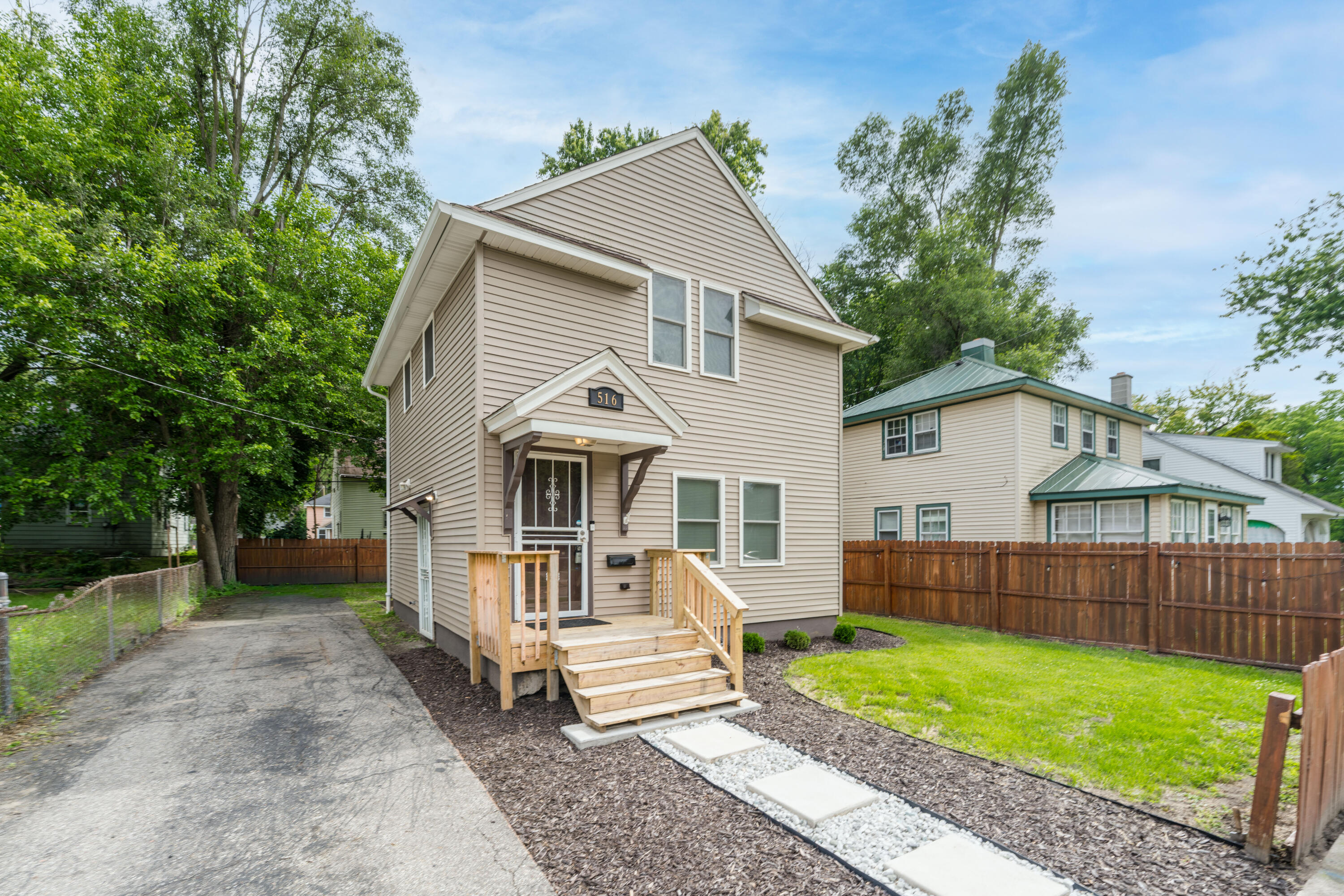 516 Lay Boulevard Kalamazoo MI 49001