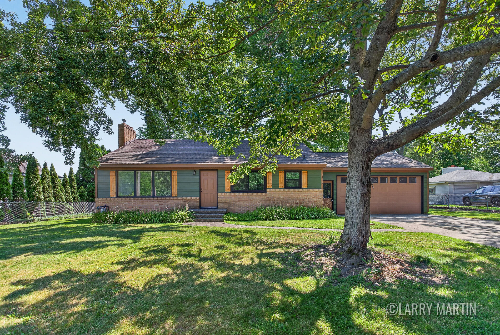 1916 Manning Avenue NW Grand Rapids MI 49534