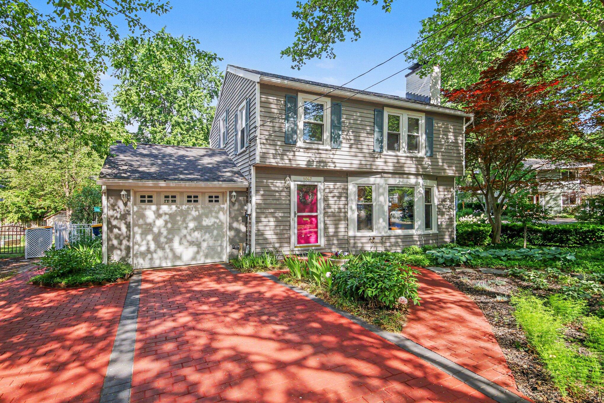 1047 Orchard Avenue SE East Grand Rapids MI 49506