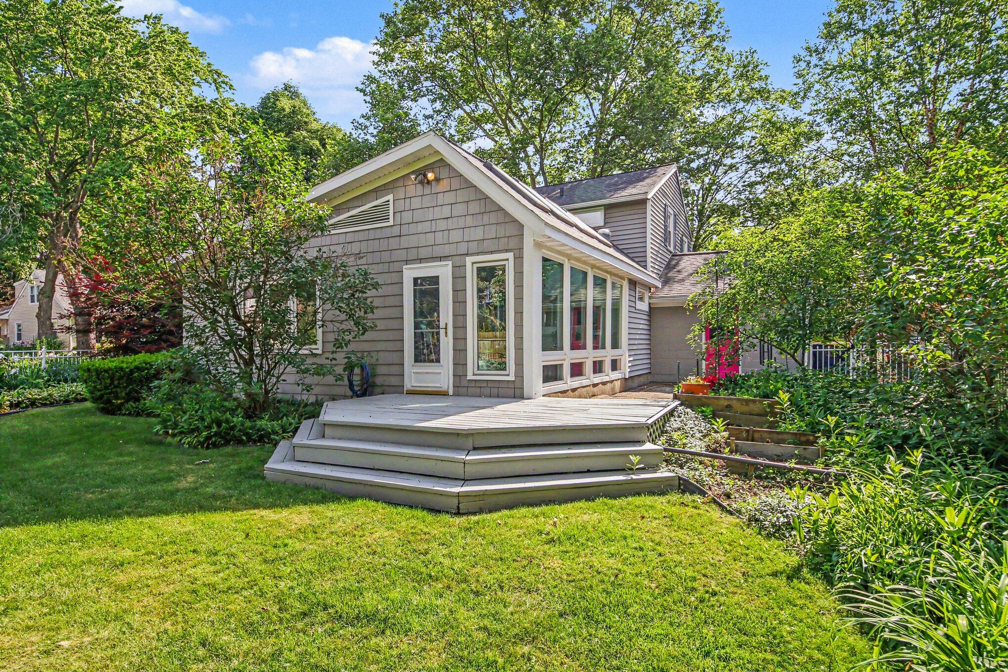 1047 Orchard Avenue SE East Grand Rapids MI 49506