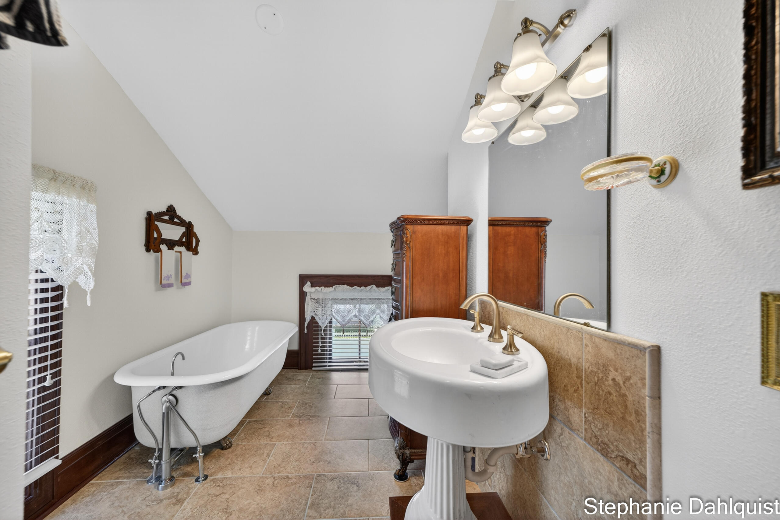 511 W Clay Avenue Muskegon MI 49440