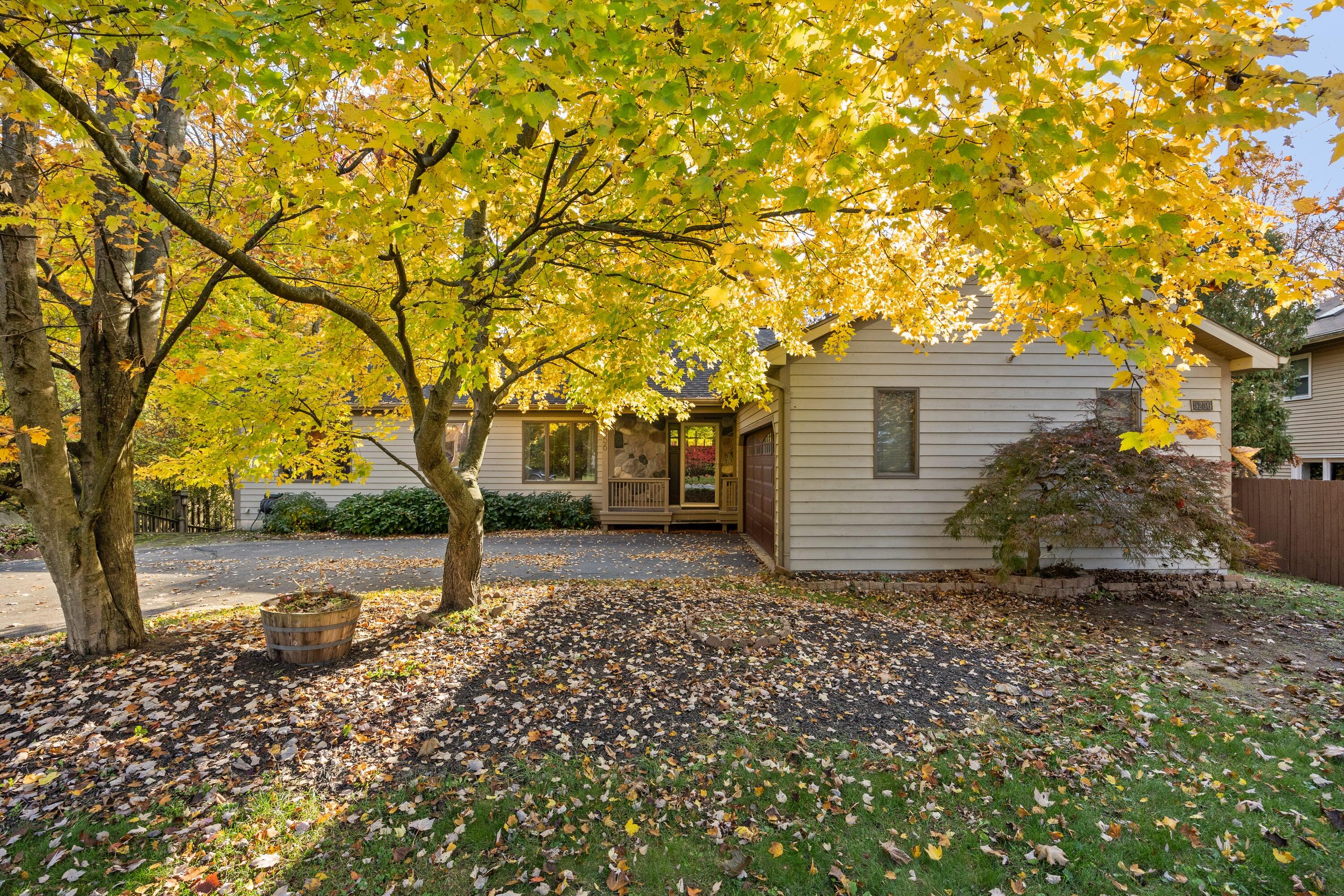5256 E Woodmeade Court SE Ada MI 49301