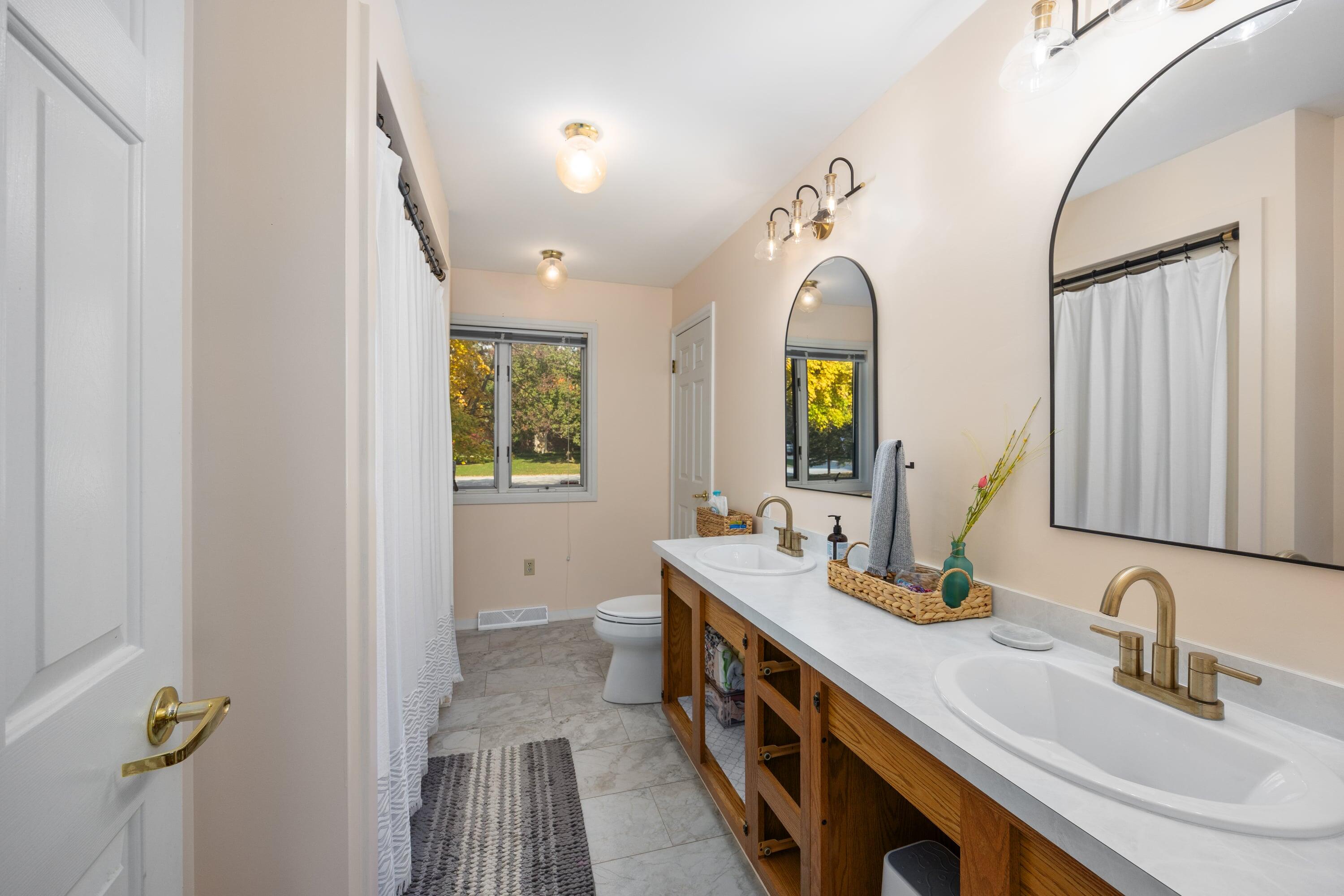 5256 E Woodmeade Court SE Ada MI 49301
