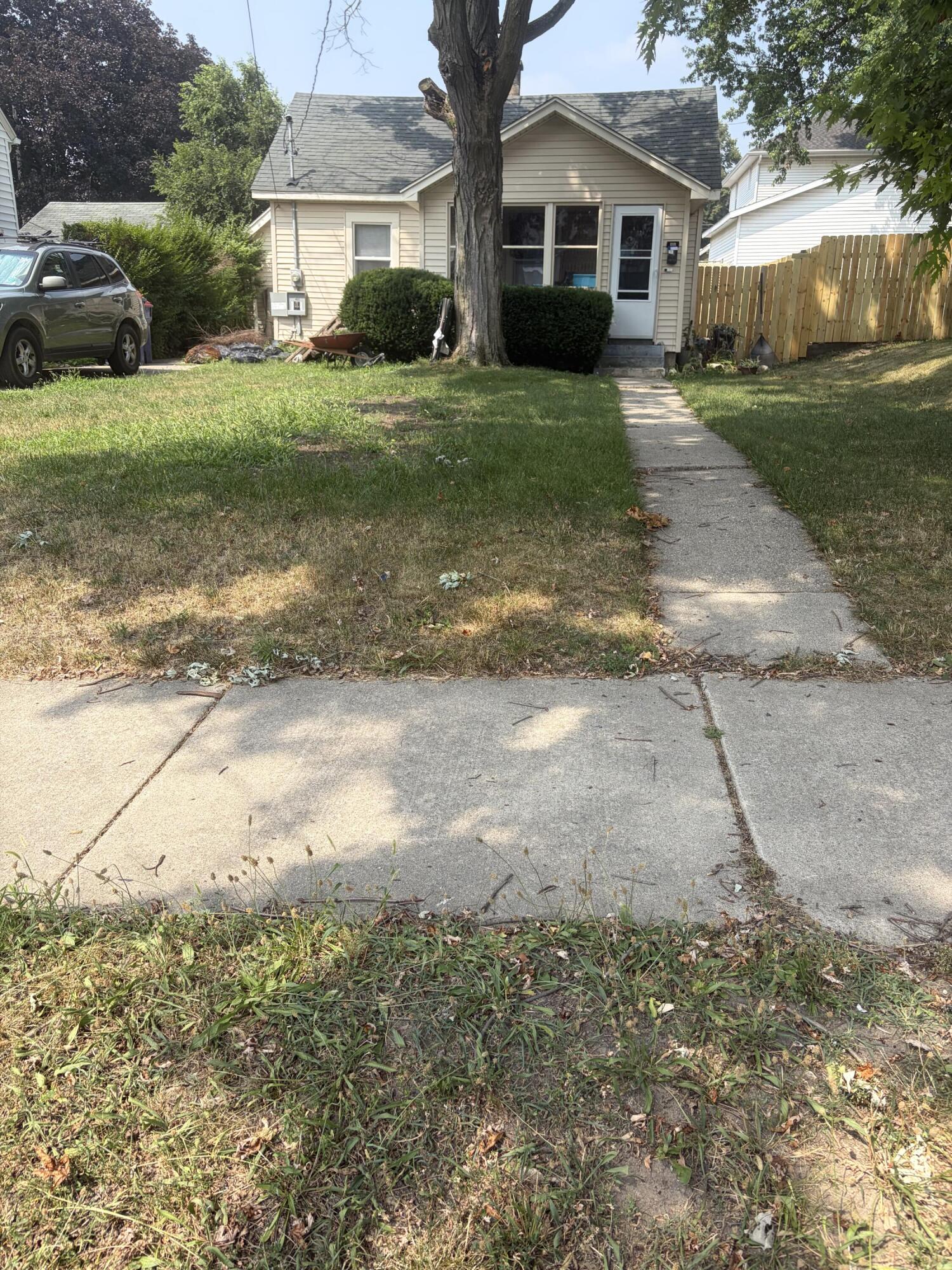 965 Garfield Avenue NW Grand Rapids MI 49504
