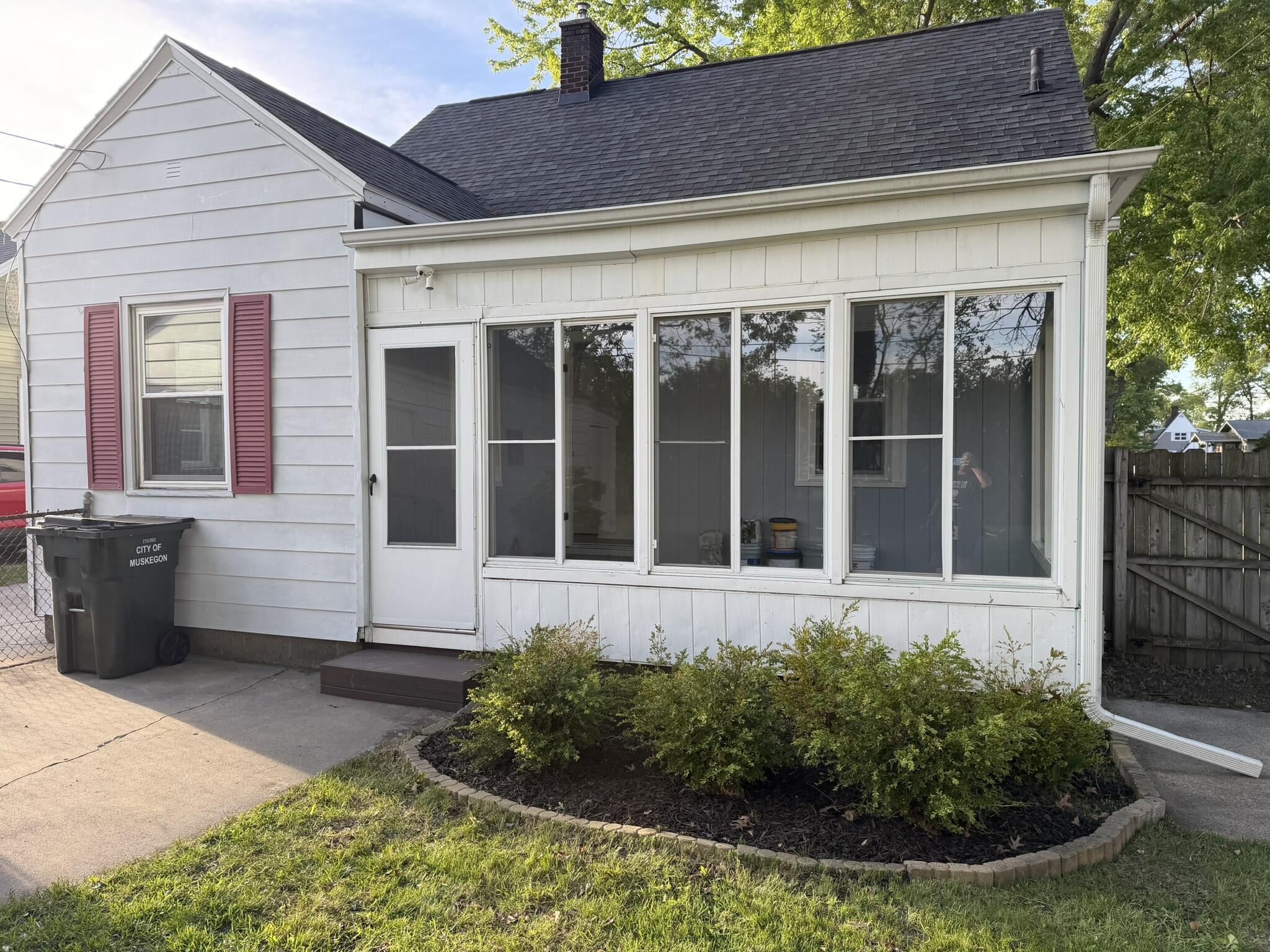 2345 Harding Muskegon MI 49441