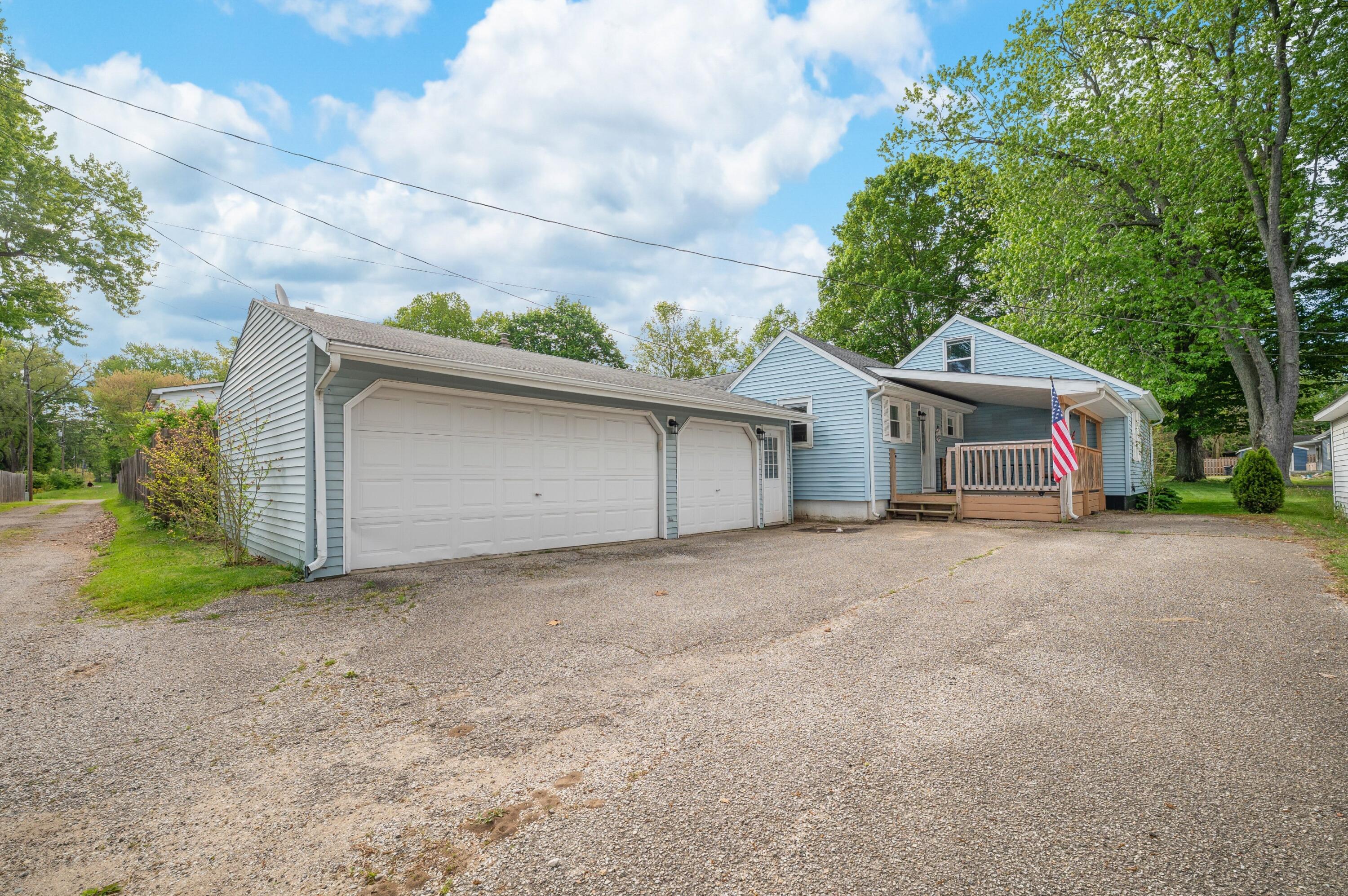 708 W Roe Street Buchanan MI 49107