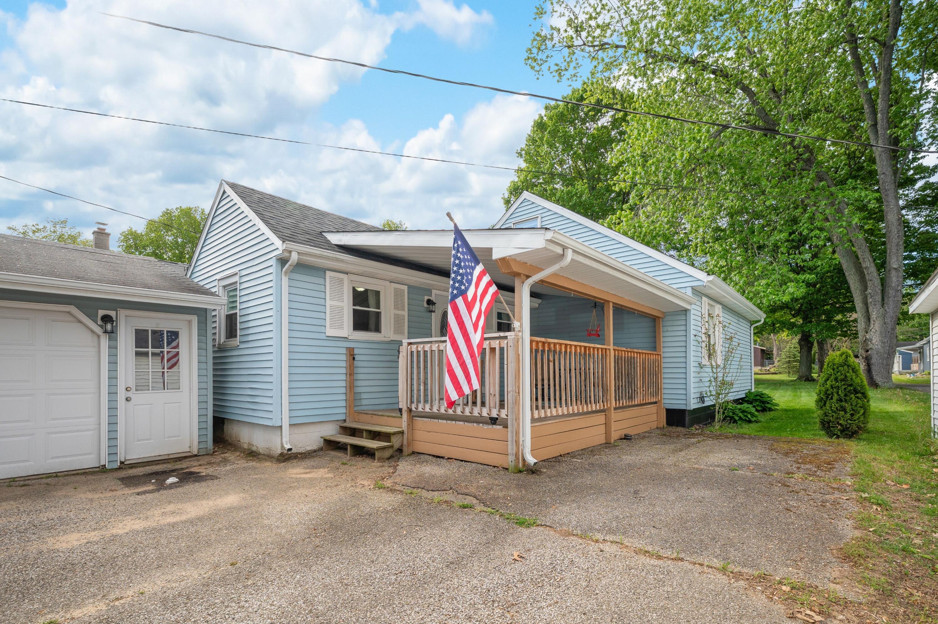 708 W Roe Street Buchanan MI 49107