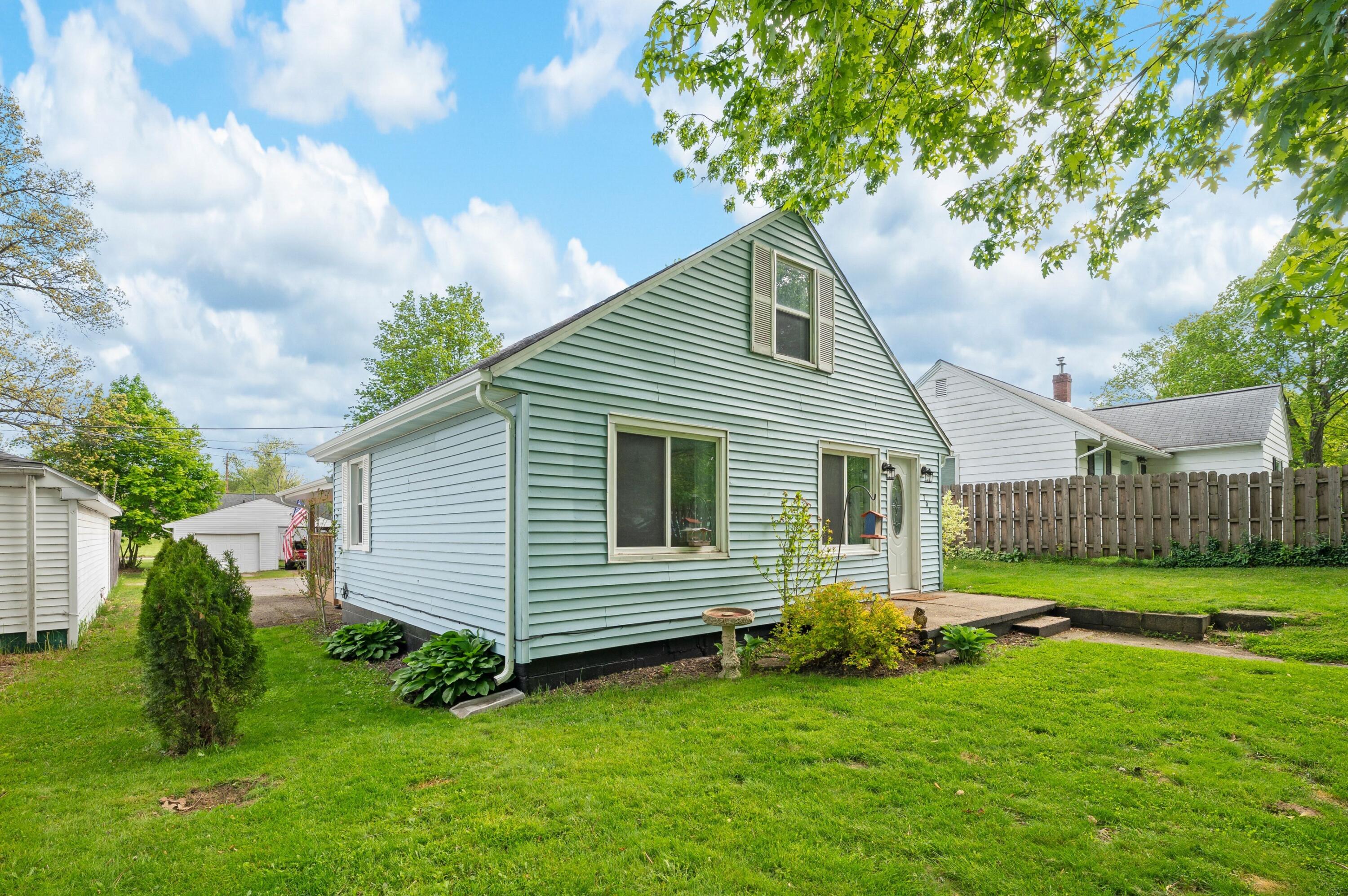 708 W Roe Street Buchanan MI 49107