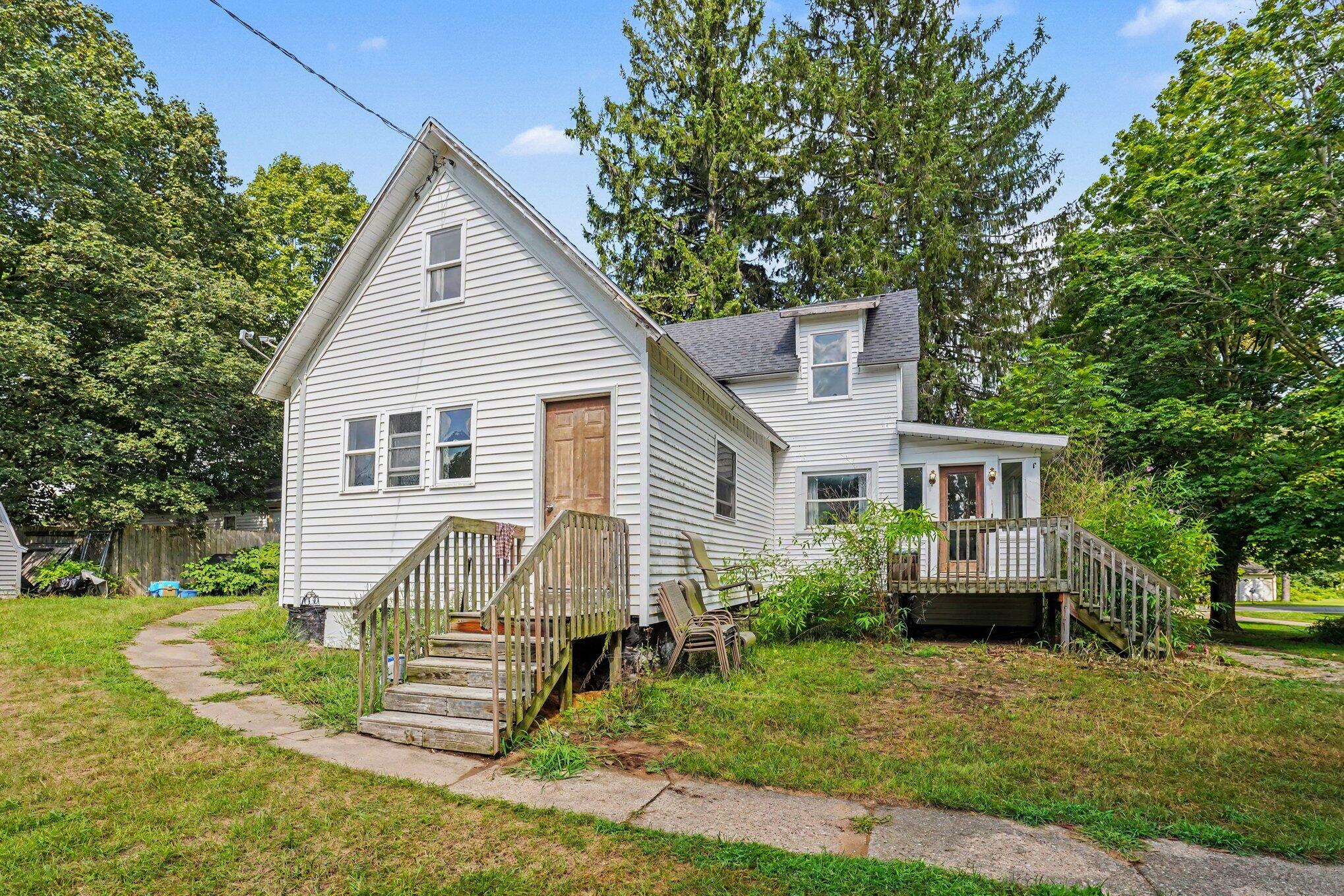 2379 Dumont Lake Road Allegan MI 49010