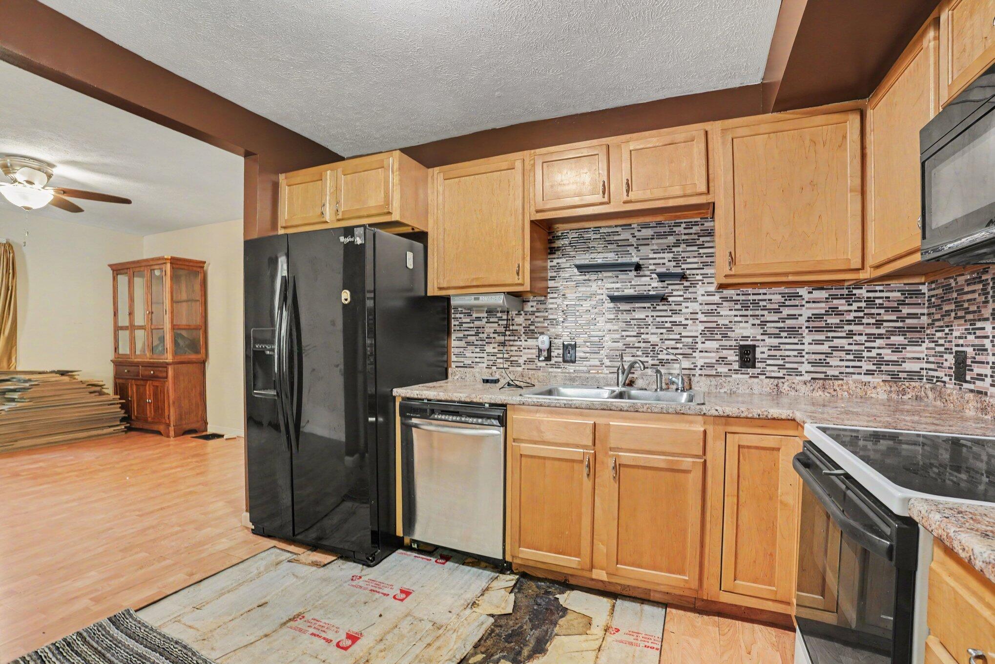 2379 Dumont Lake Road Allegan MI 49010