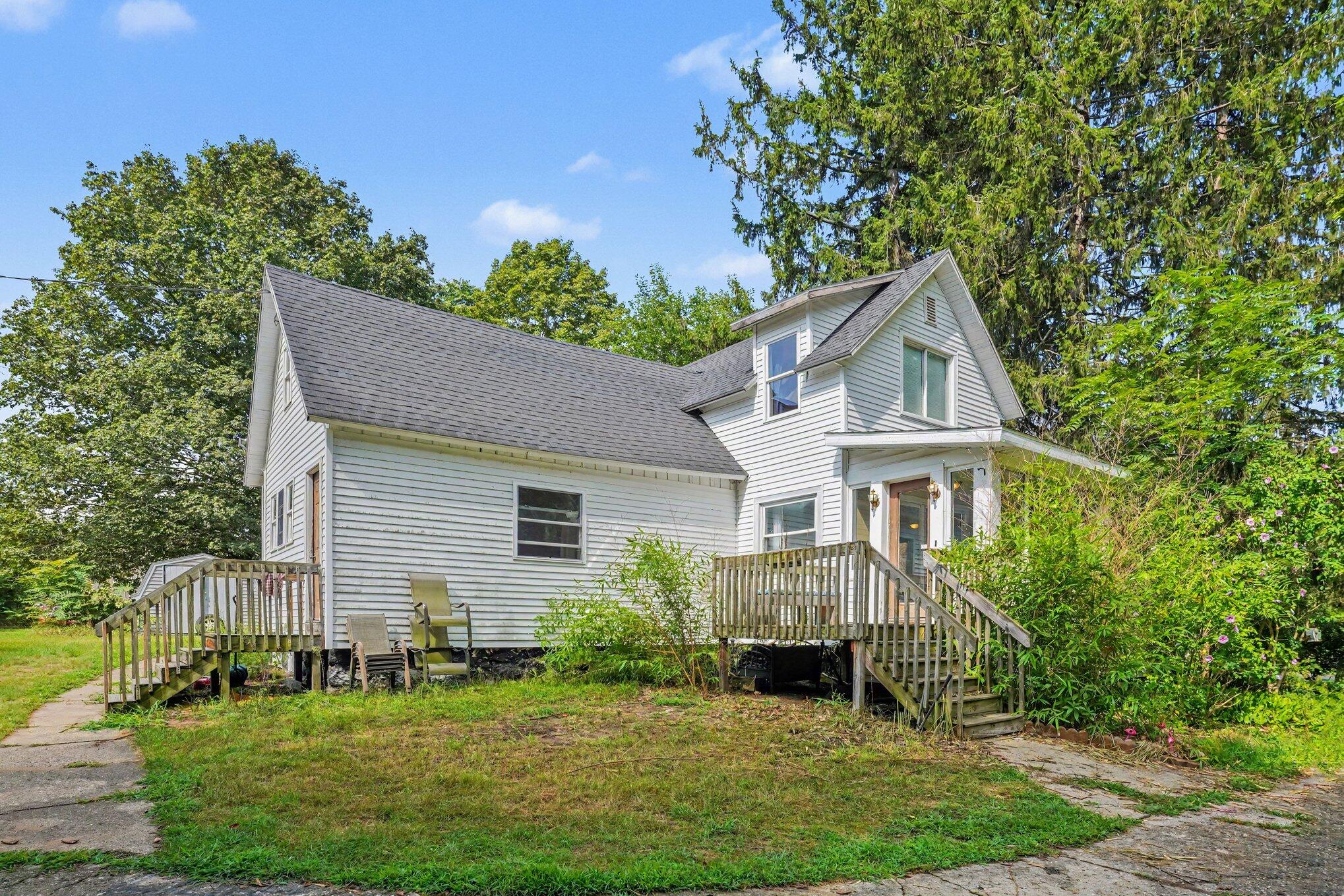 2379 Dumont Lake Road Allegan MI 49010