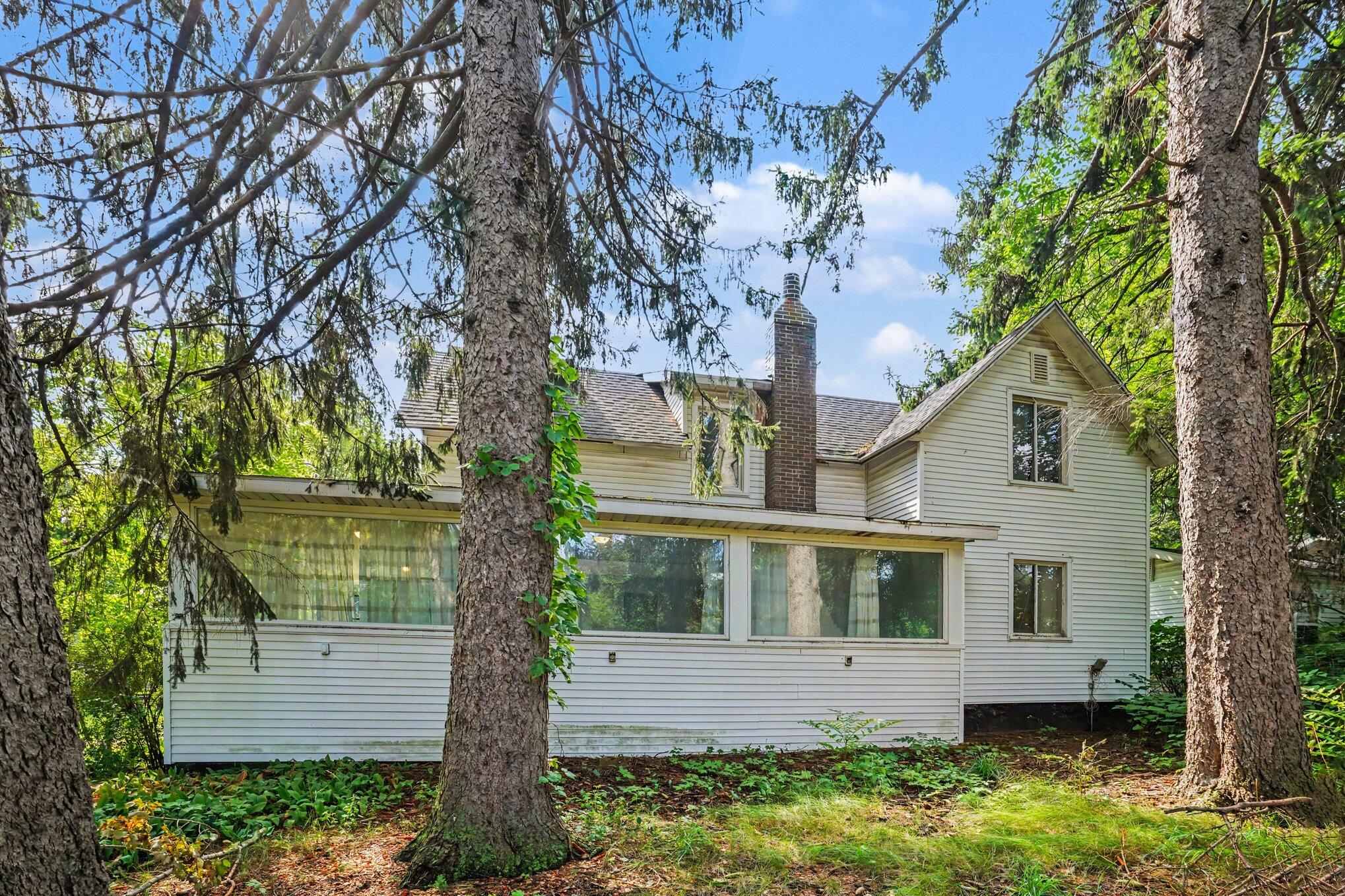 2379 Dumont Lake Road Allegan MI 49010