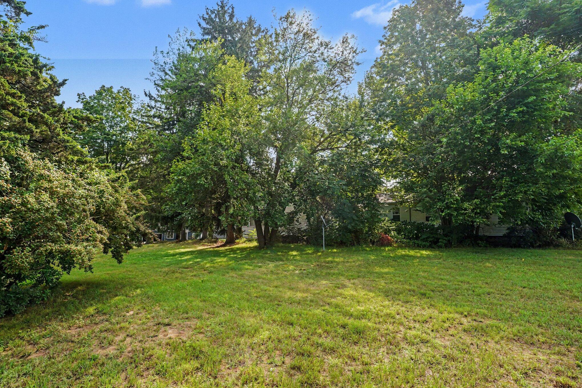 2379 Dumont Lake Road Allegan MI 49010