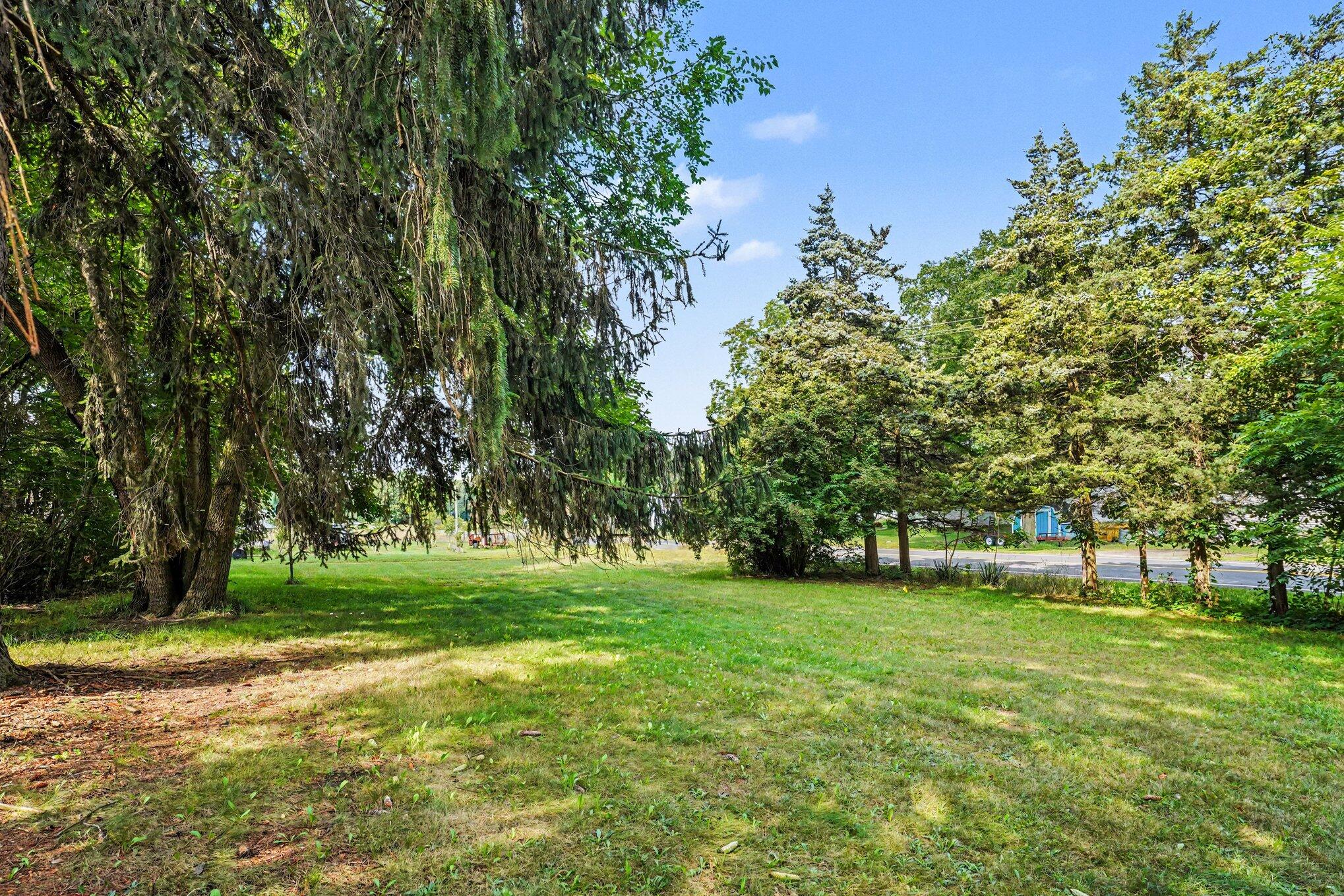 2379 Dumont Lake Road Allegan MI 49010
