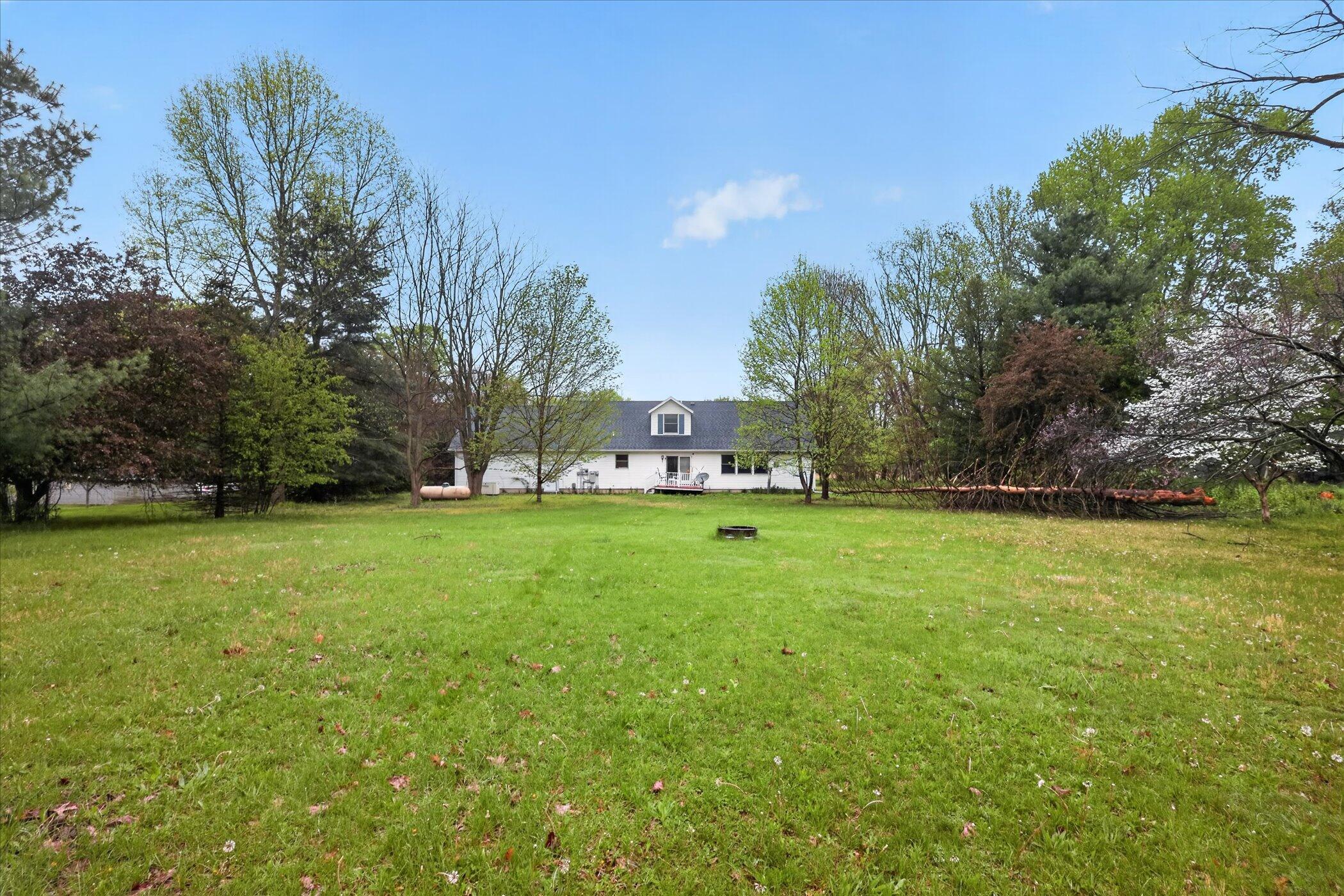 29847 Middle Crossing Road Dowagiac MI 49047