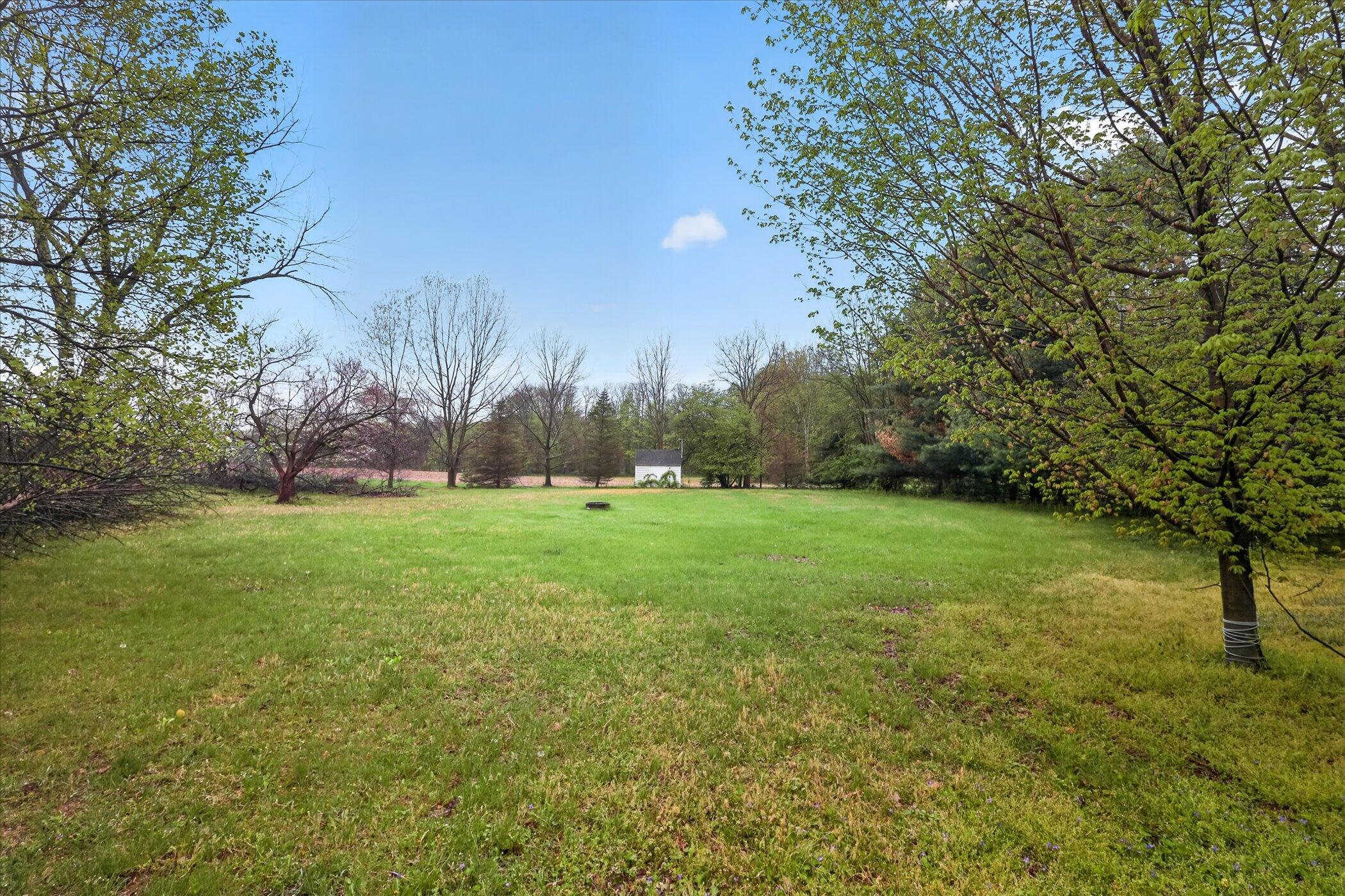 29847 Middle Crossing Road Dowagiac MI 49047