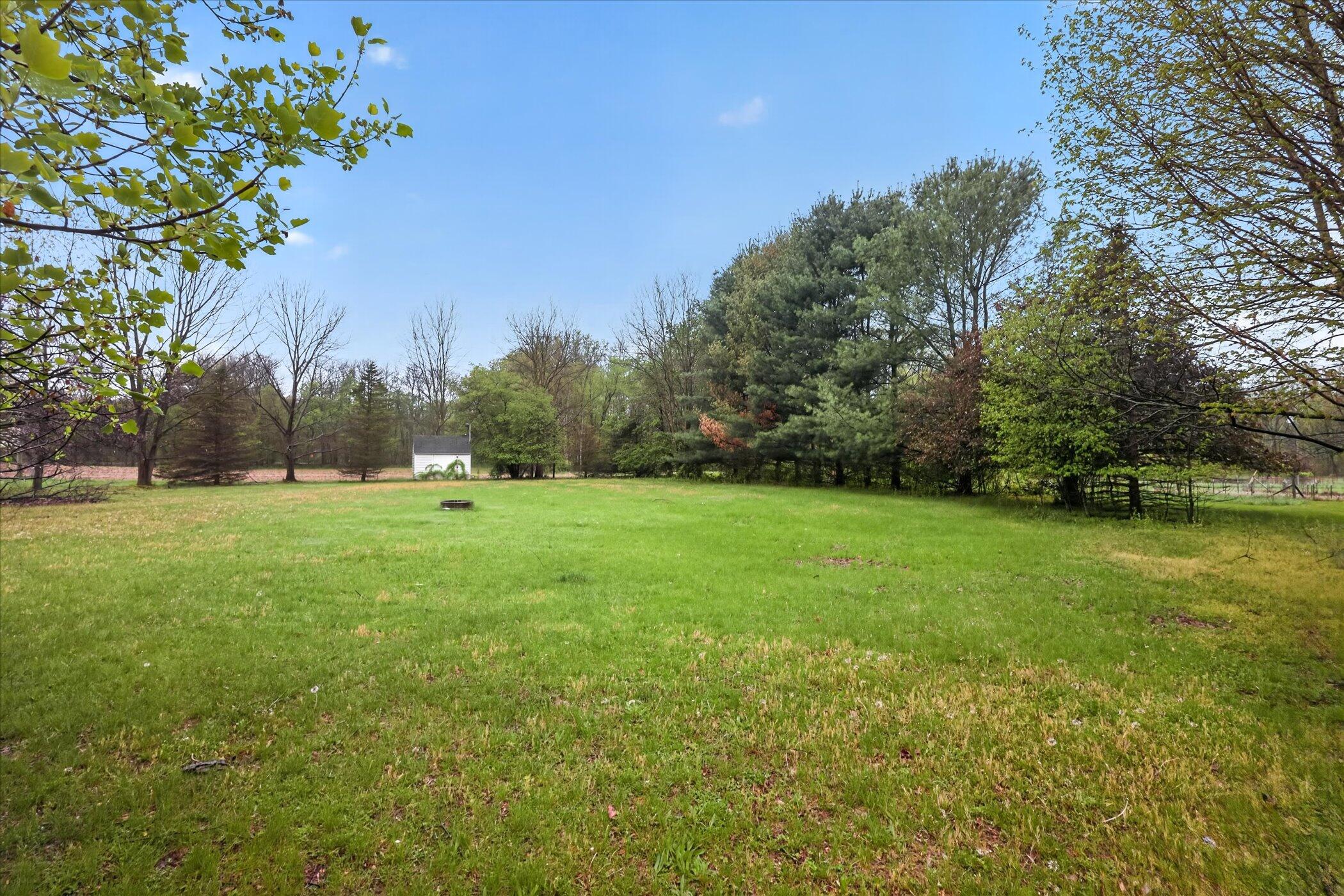 29847 Middle Crossing Road Dowagiac MI 49047