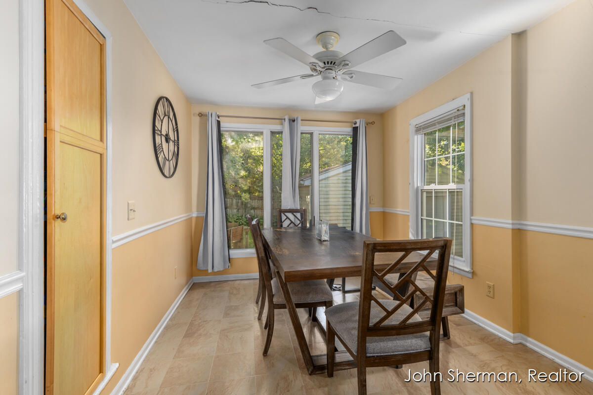 1822 Mayfair Drive NE Grand Rapids MI 49503