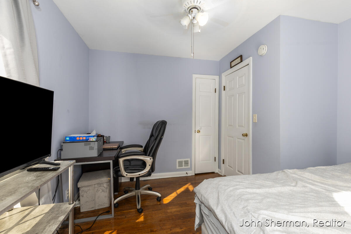 1822 Mayfair Drive NE Grand Rapids MI 49503