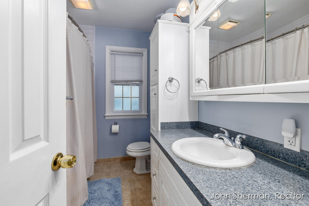 1822 Mayfair Drive NE Grand Rapids MI 49503