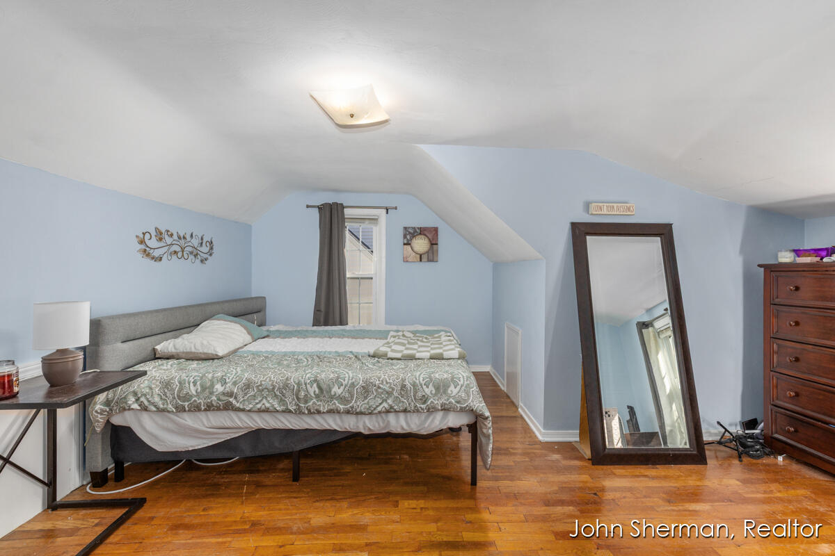 1822 Mayfair Drive NE Grand Rapids MI 49503