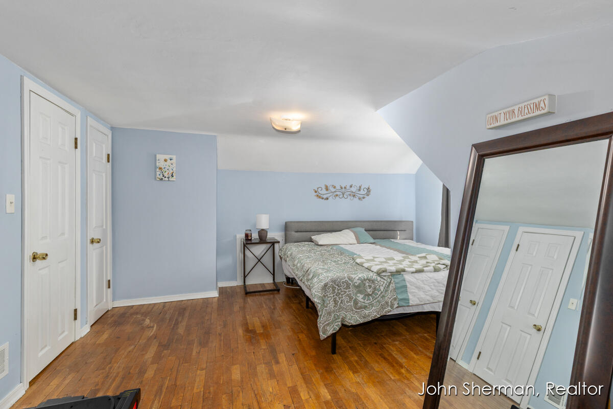 1822 Mayfair Drive NE Grand Rapids MI 49503