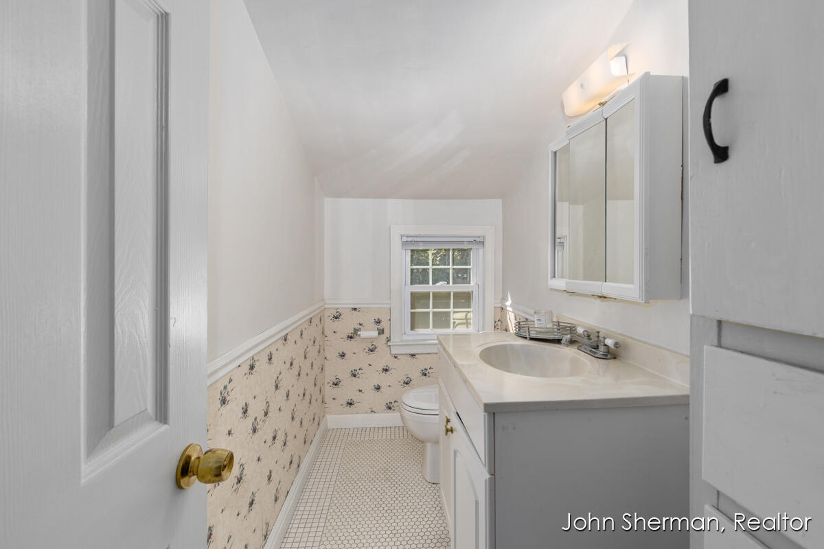 1822 Mayfair Drive NE Grand Rapids MI 49503