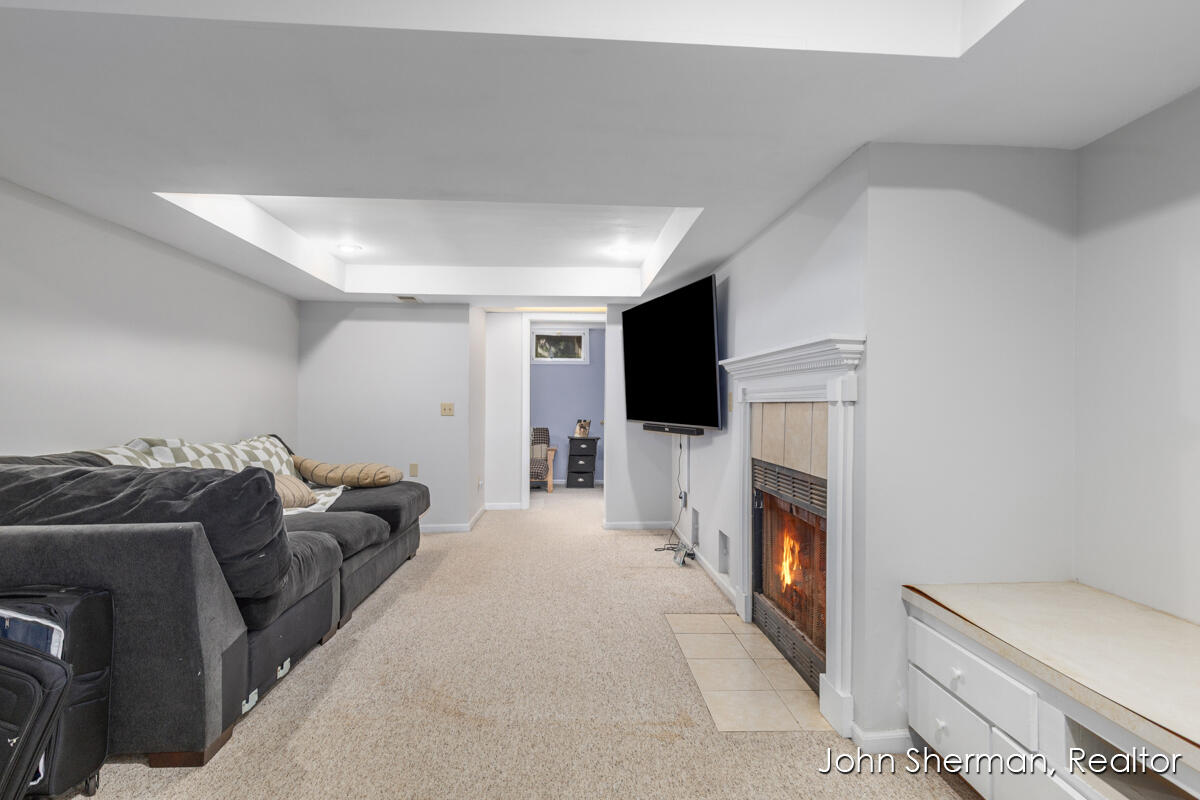 1822 Mayfair Drive NE Grand Rapids MI 49503