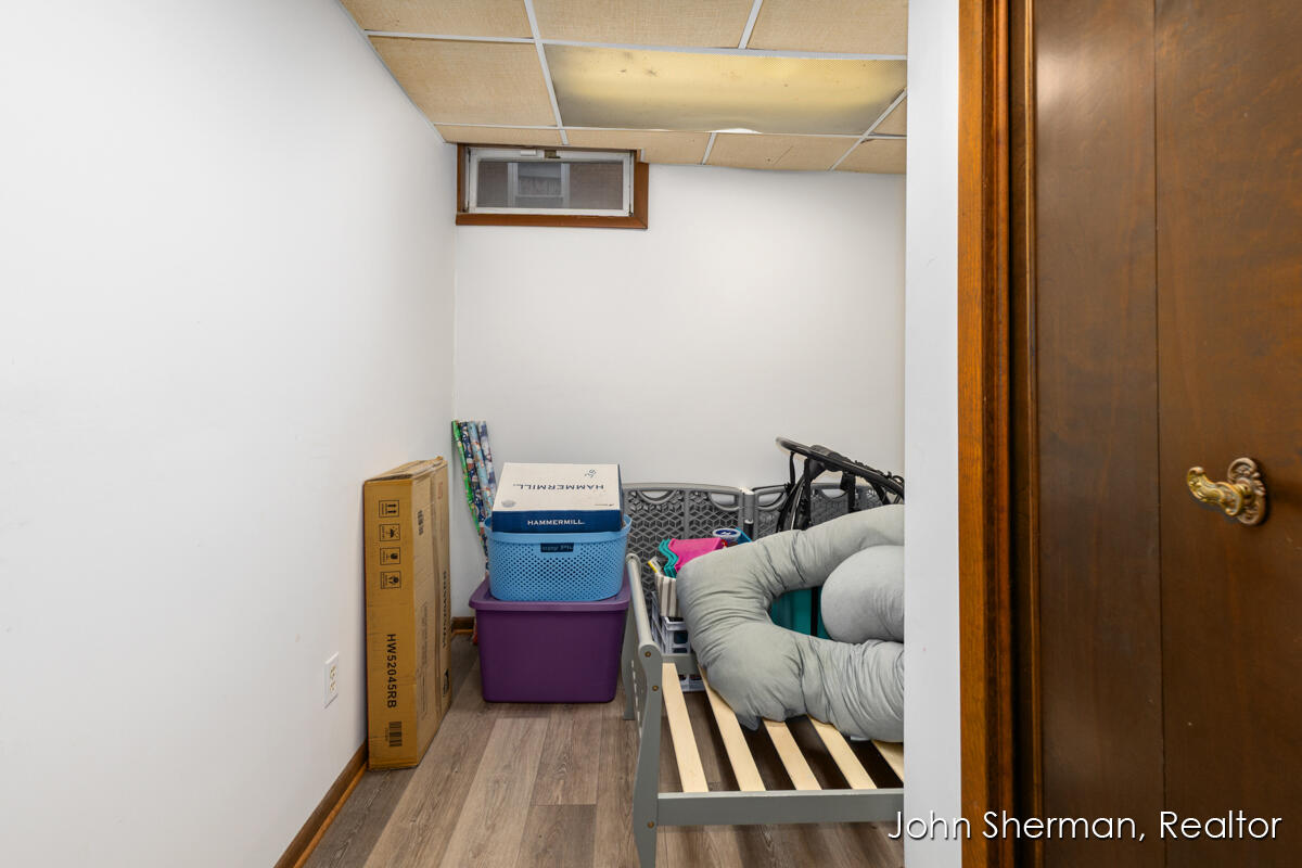 1822 Mayfair Drive NE Grand Rapids MI 49503