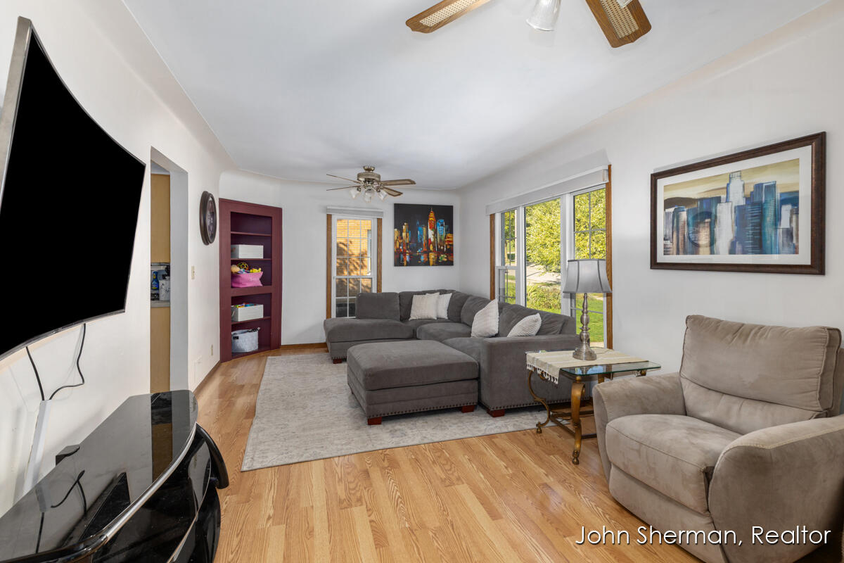 1822 Mayfair Drive NE Grand Rapids MI 49503